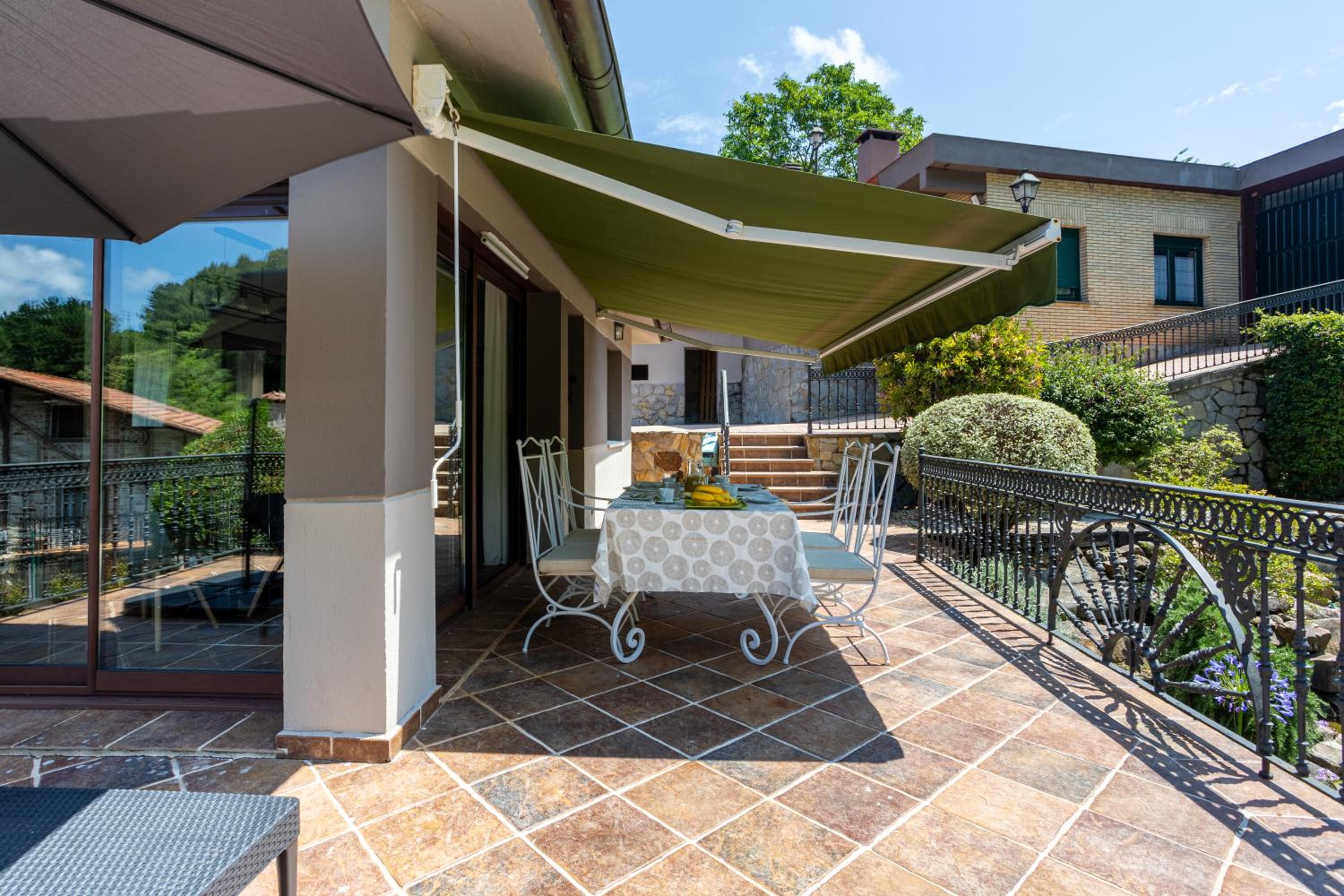 SARREN Villa Pool