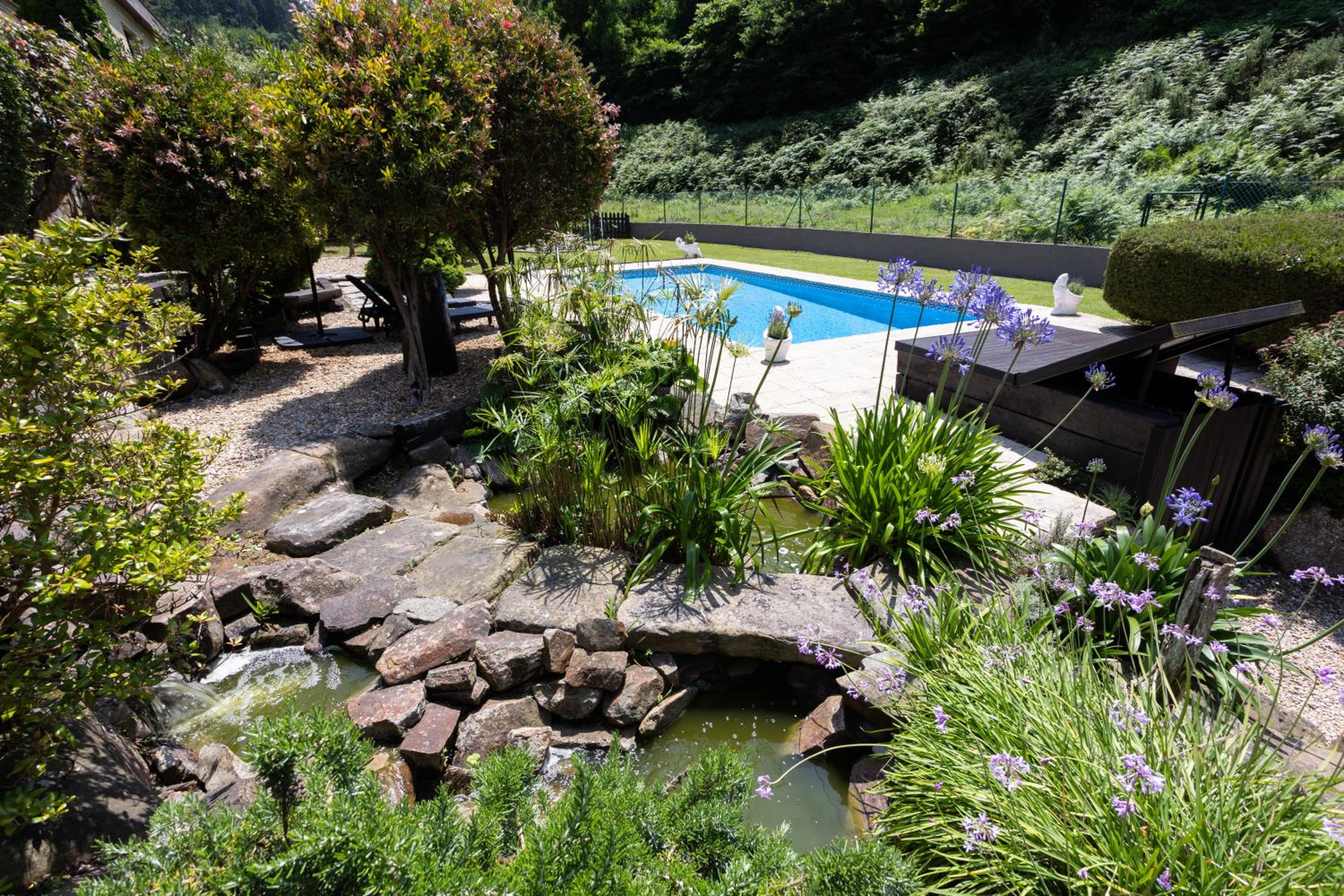 SARREN Villa Pool