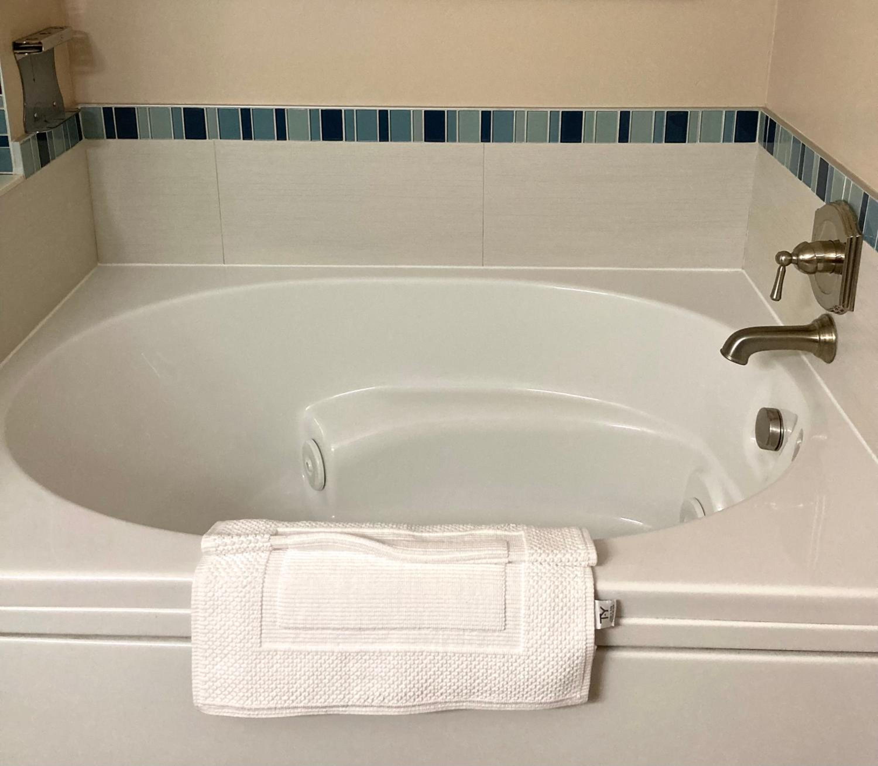 Sand Pebbles Inn