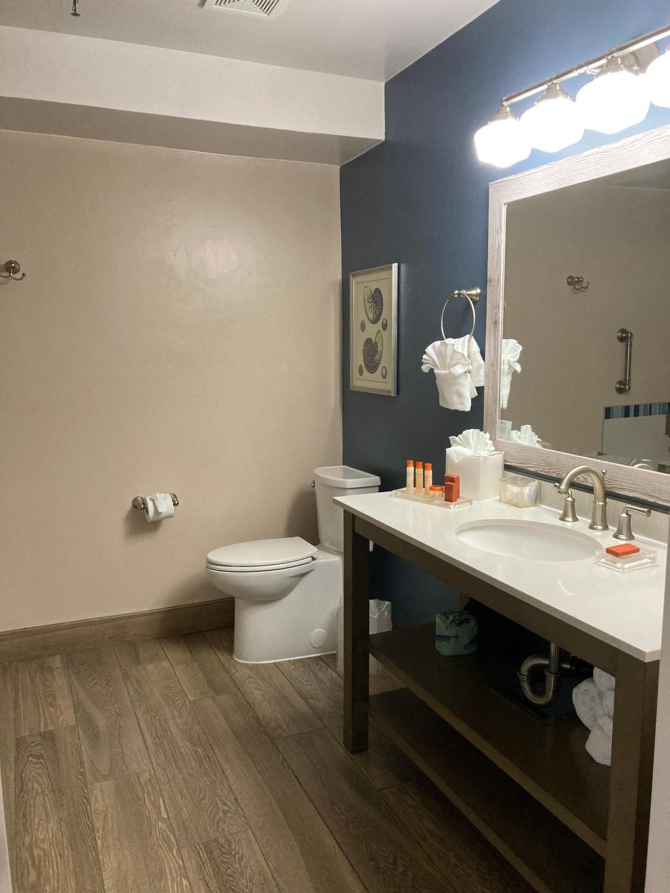 Sand Pebbles Inn