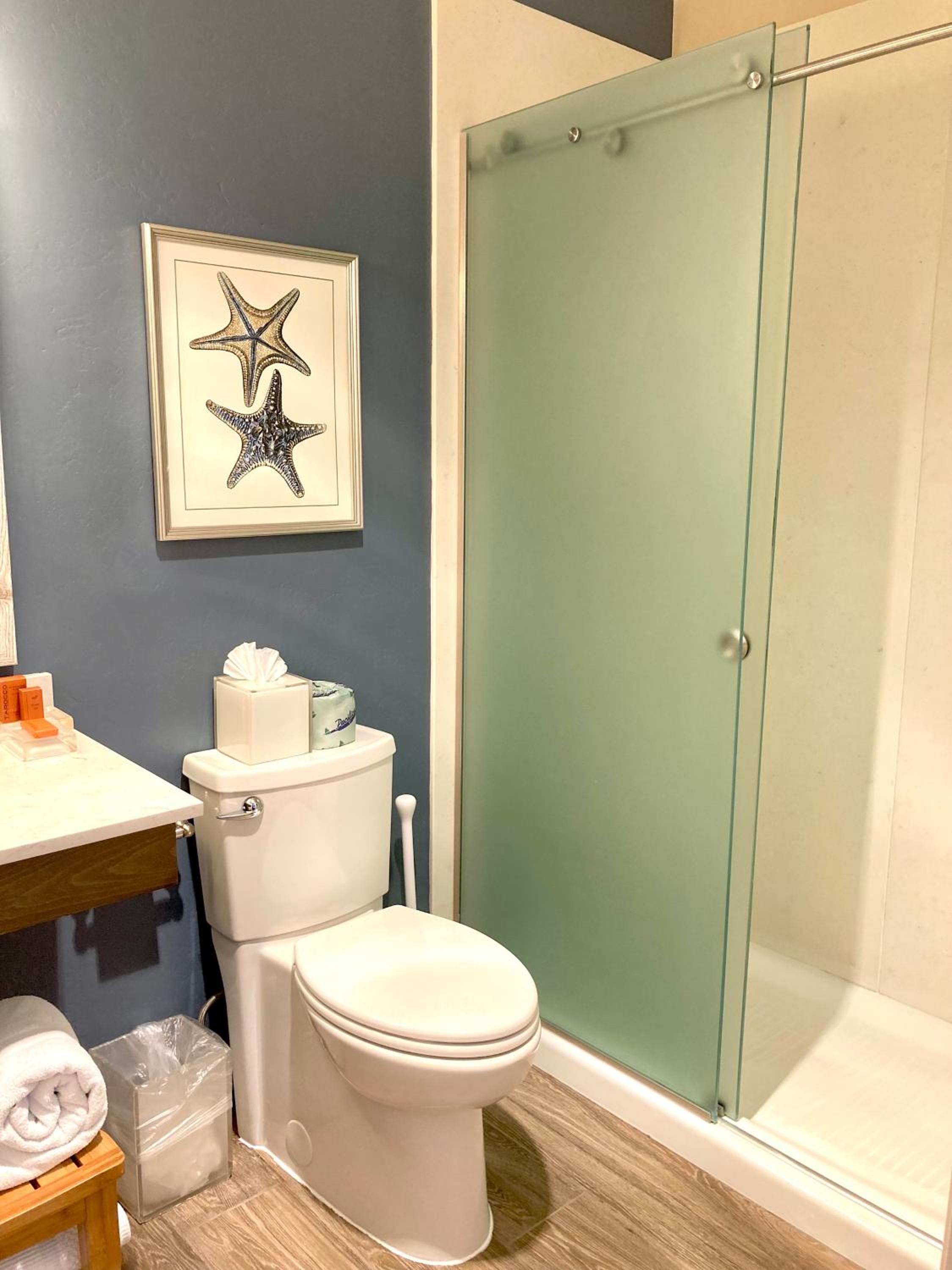 Sand Pebbles Inn
