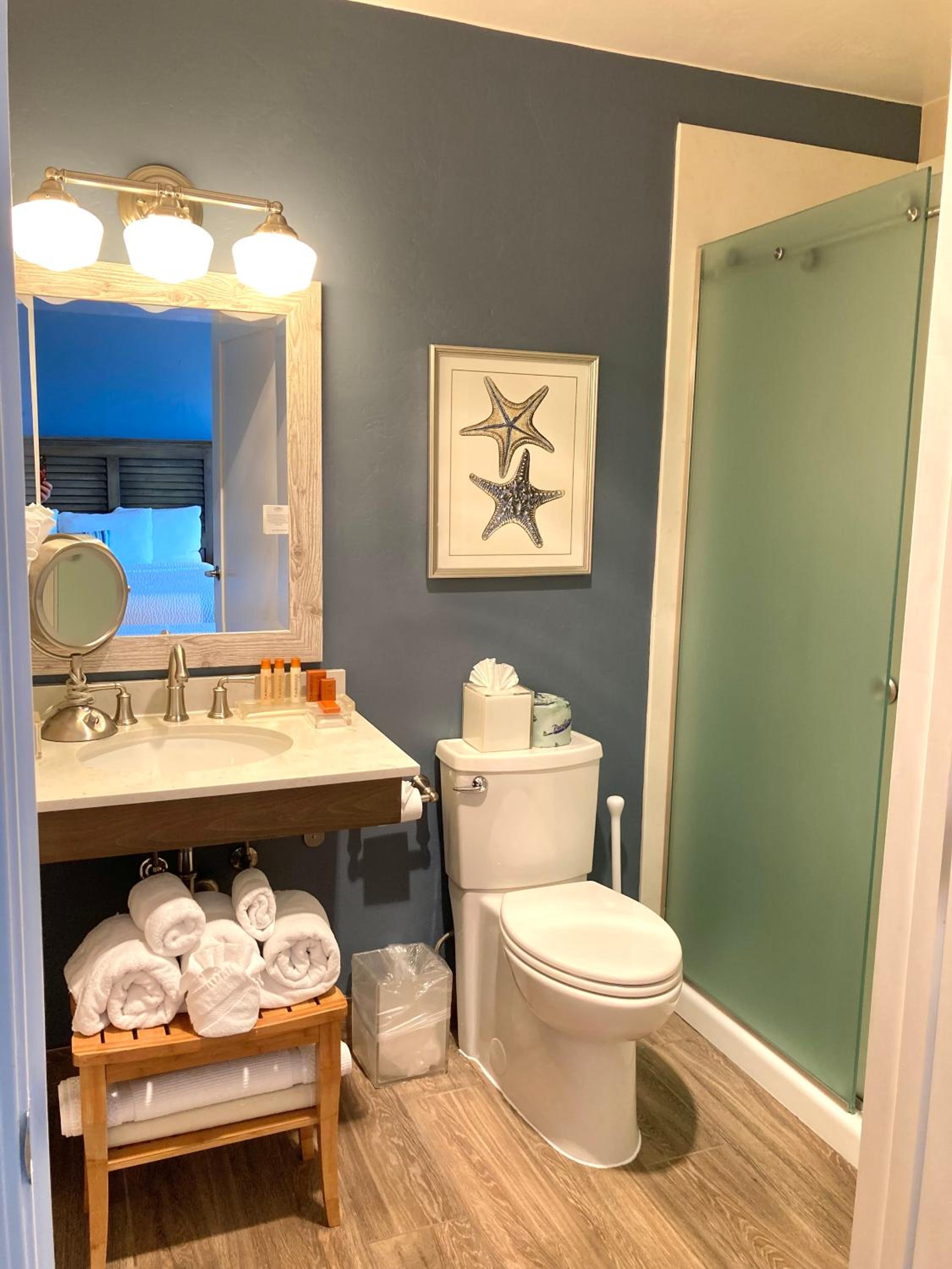 Sand Pebbles Inn