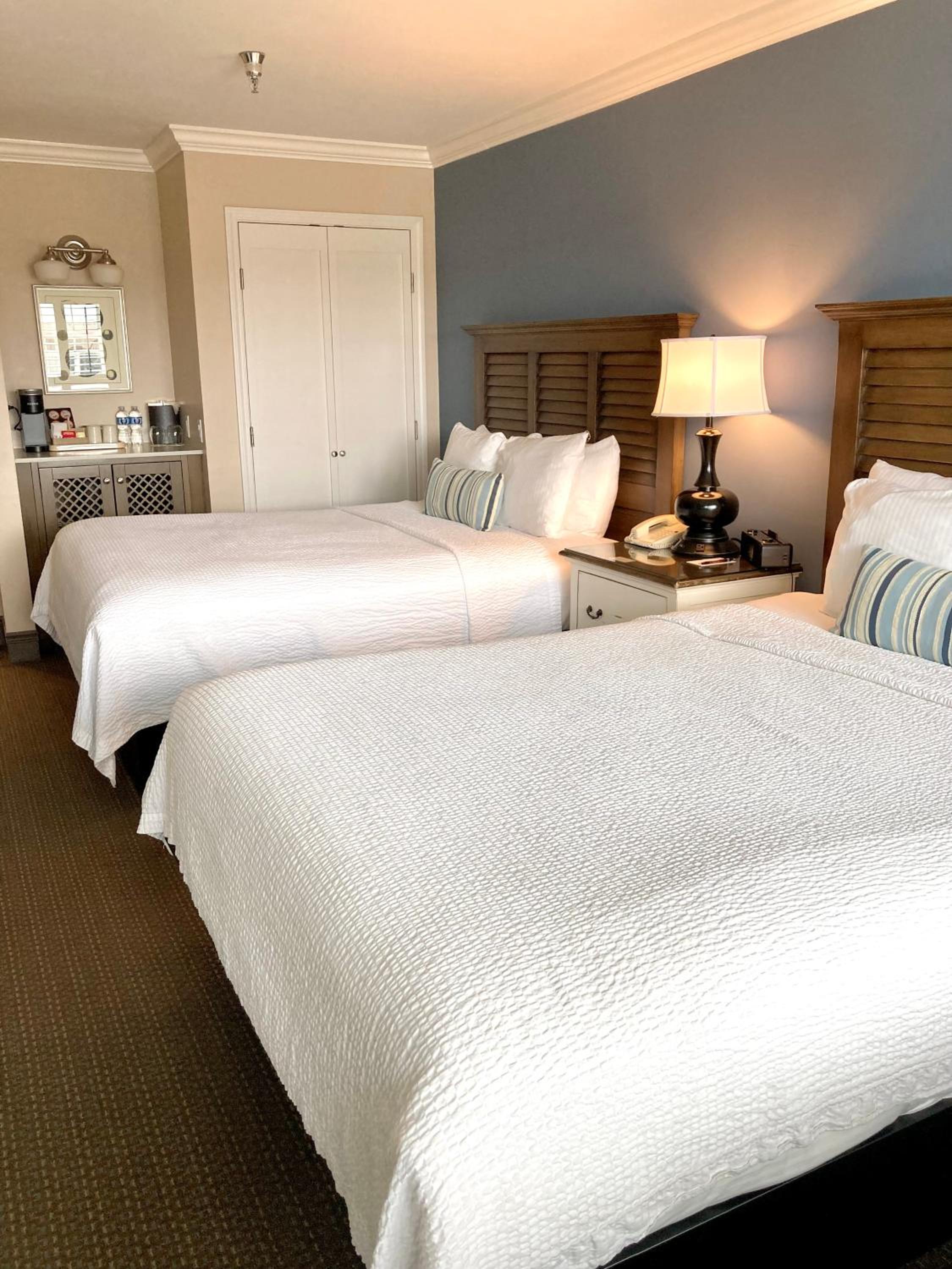 Sand Pebbles Inn