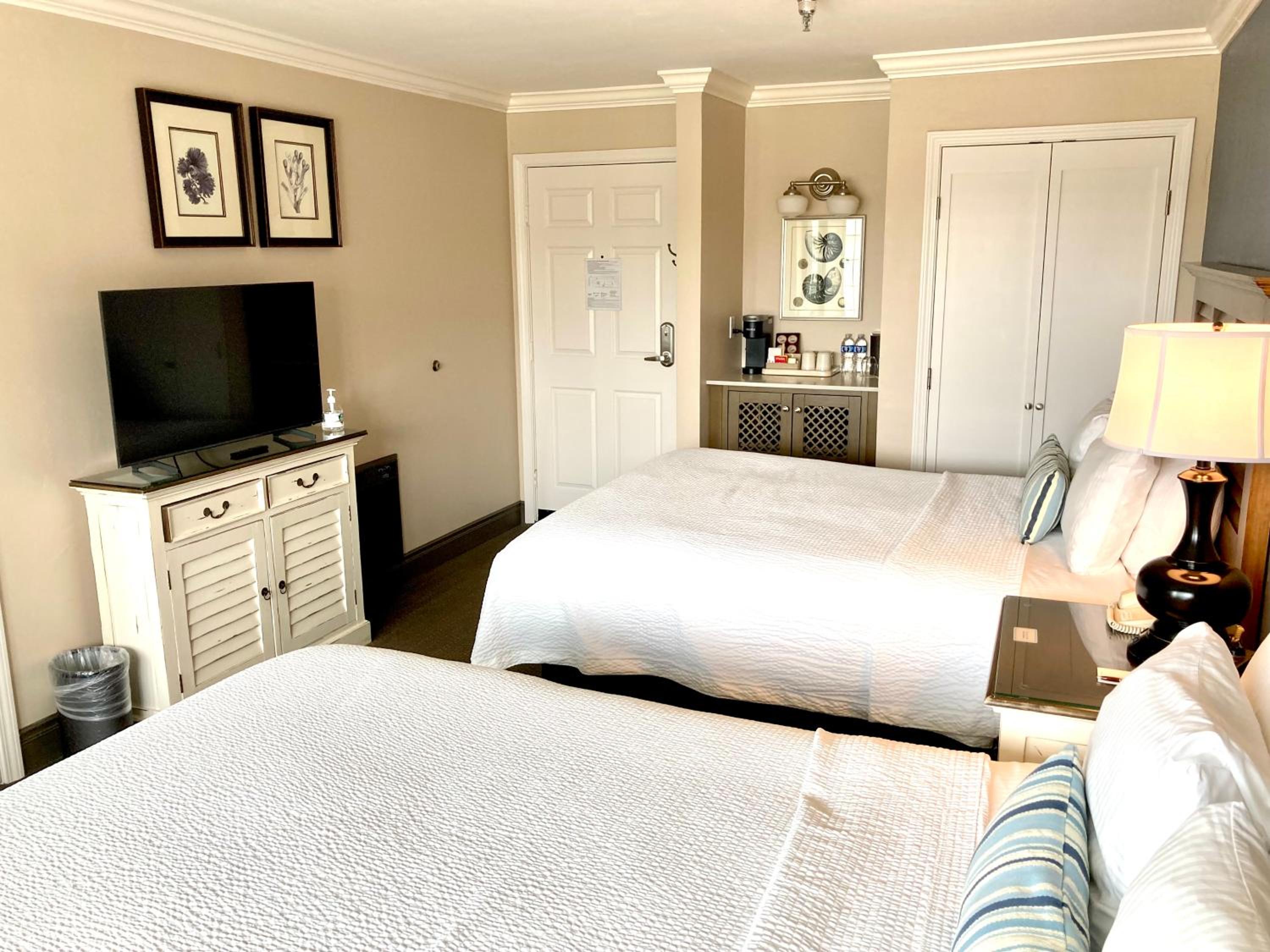 Sand Pebbles Inn