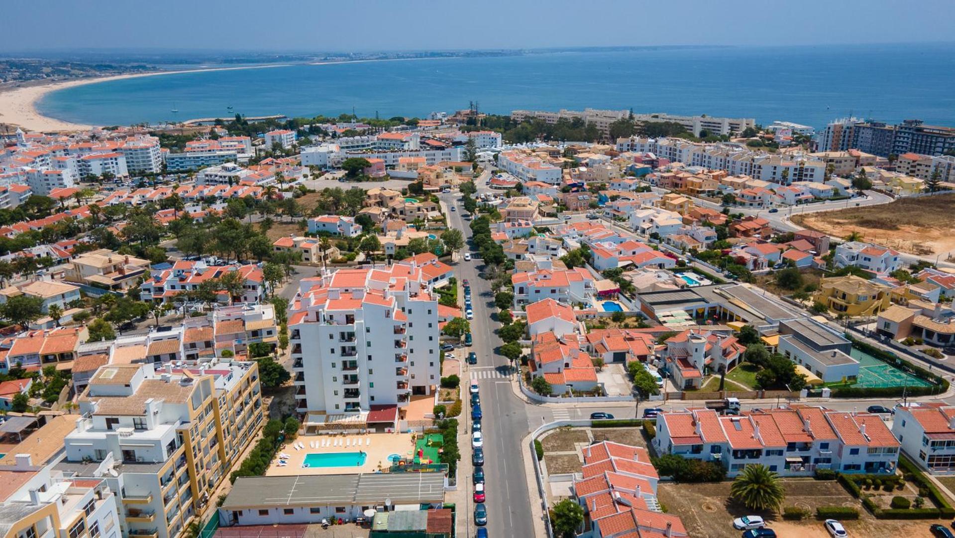 Peaceful Flat in Lagos by LovelyStay view 4