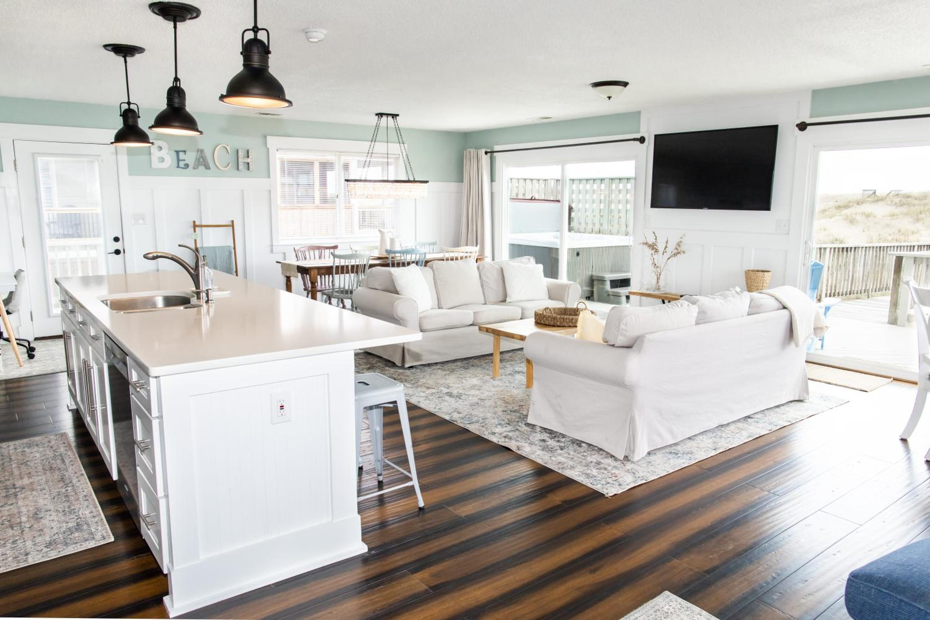 Bear Inn OBX - 4X4 Carova Beach, Oceanfront, Ocean View, Hot Tub, Pets OK view 5