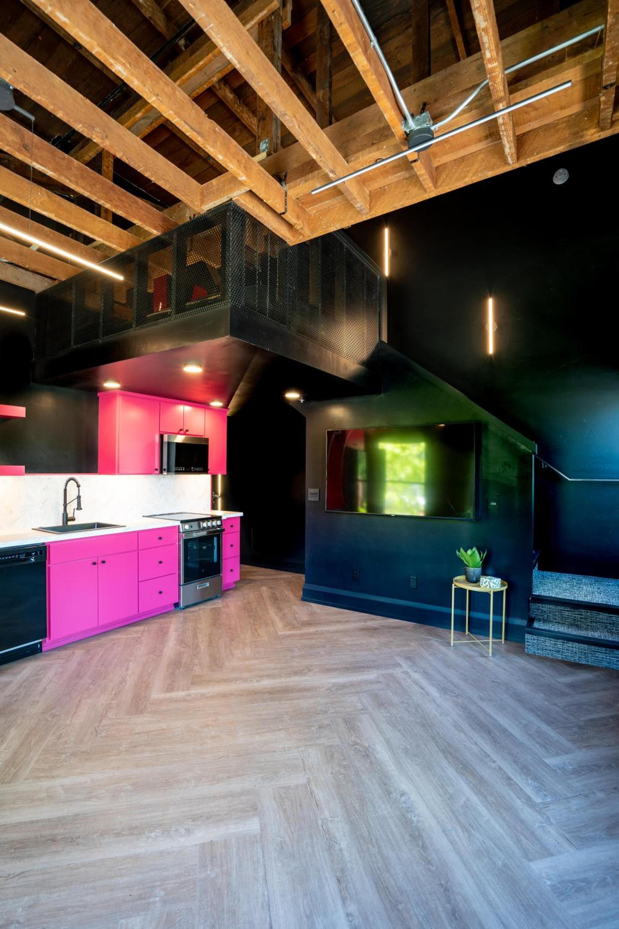 The 505 Eugene view 3