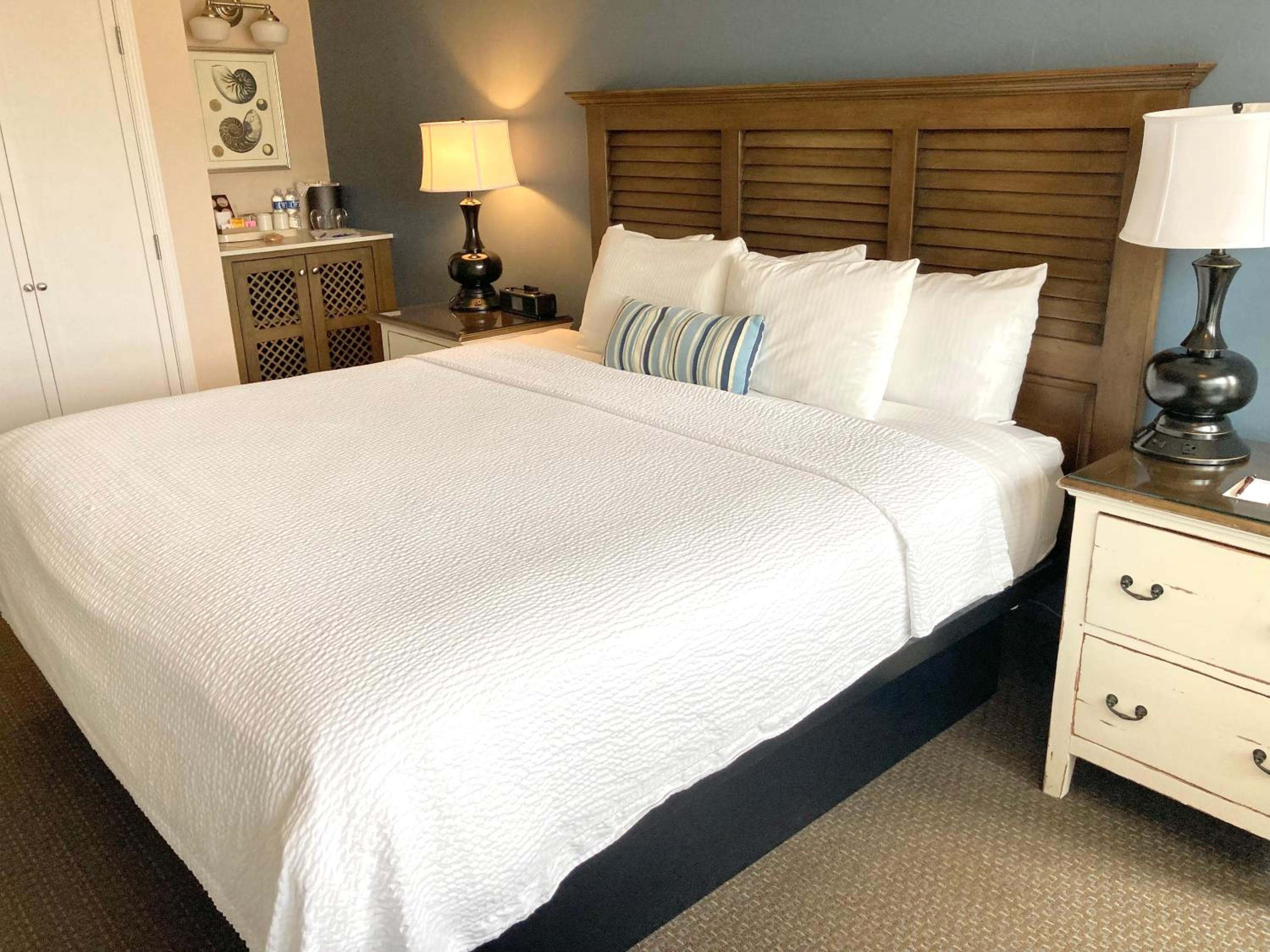Sand Pebbles Inn
