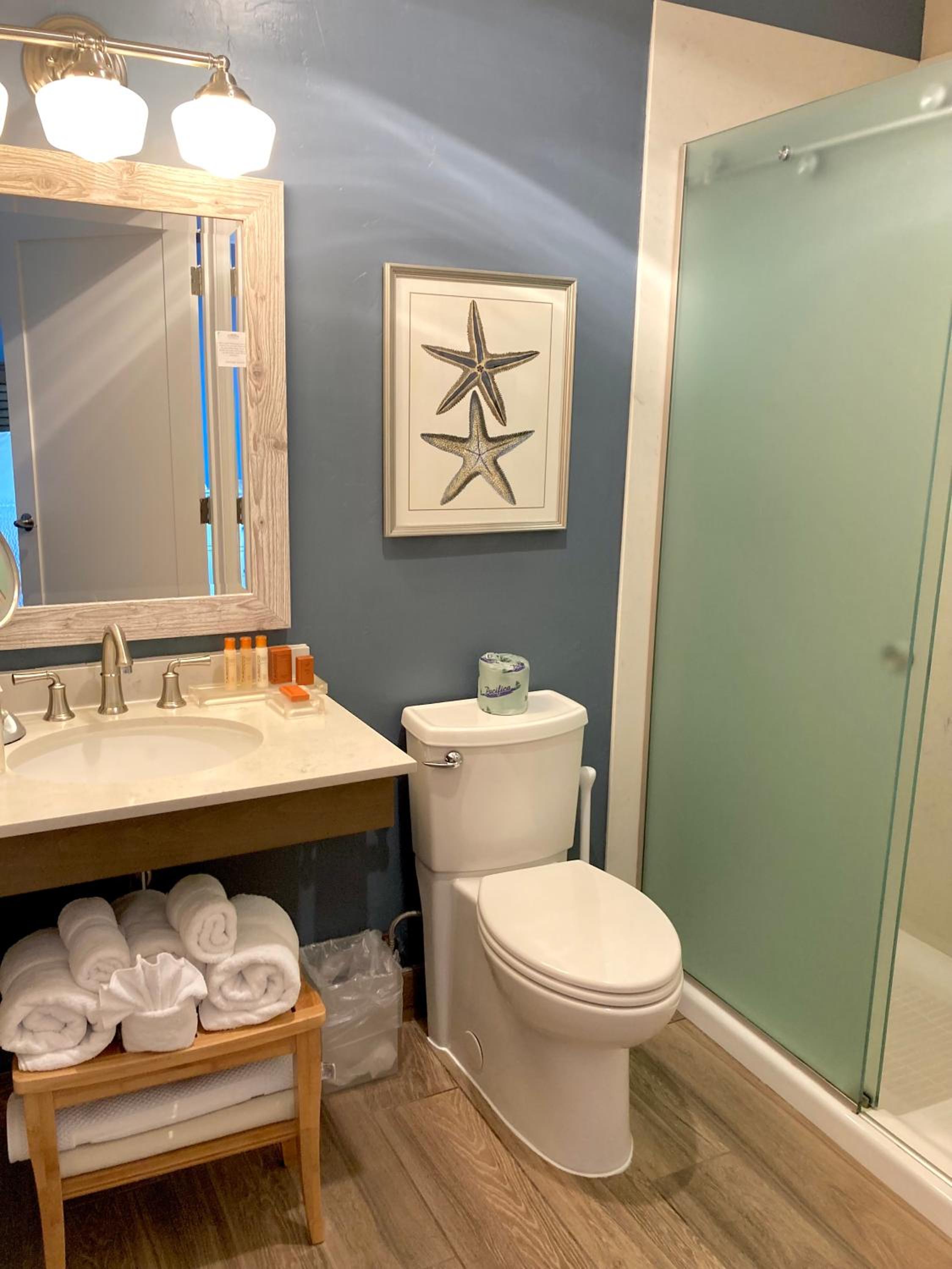 Sand Pebbles Inn