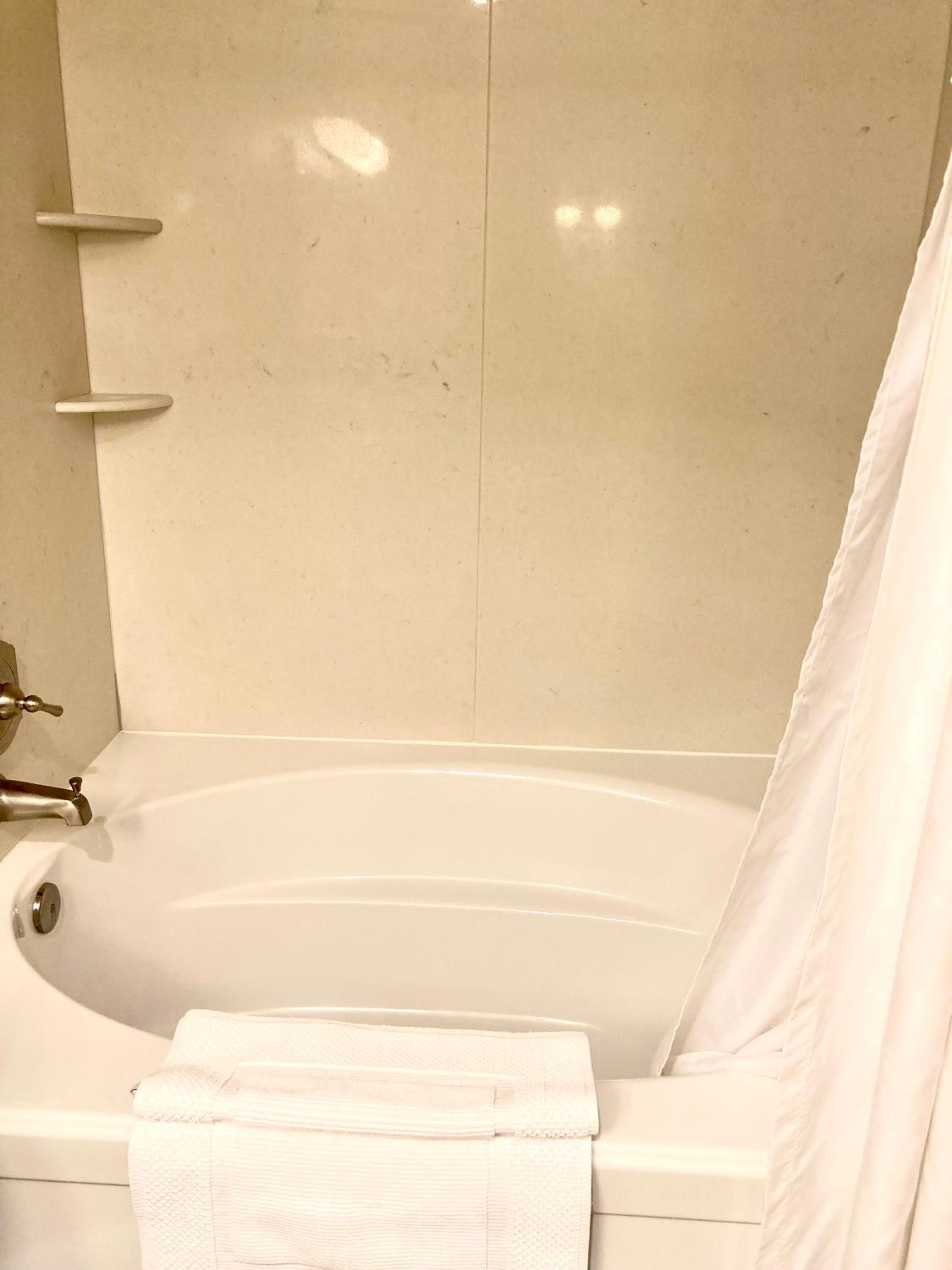 Sand Pebbles Inn