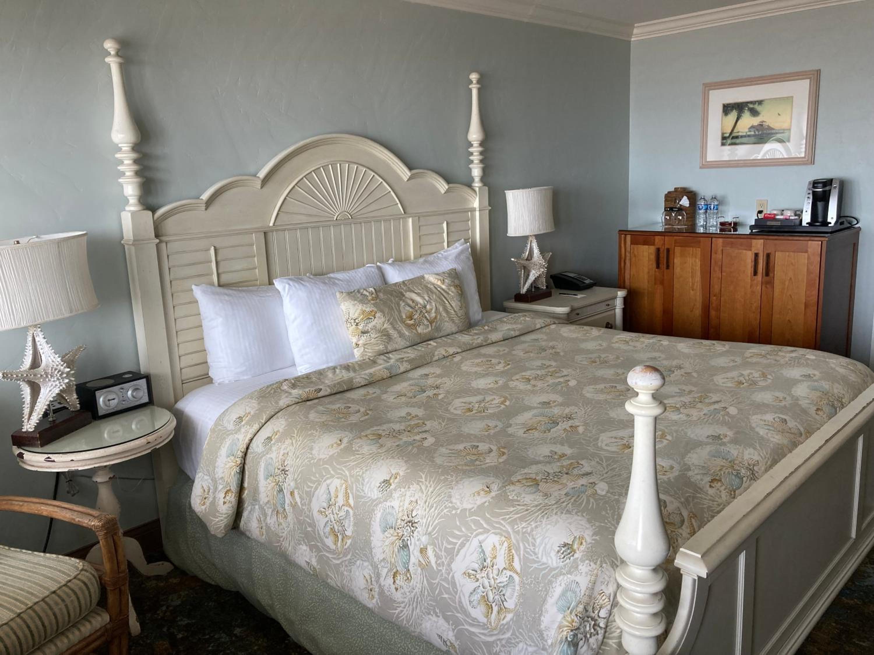 Blue Dolphin Inn