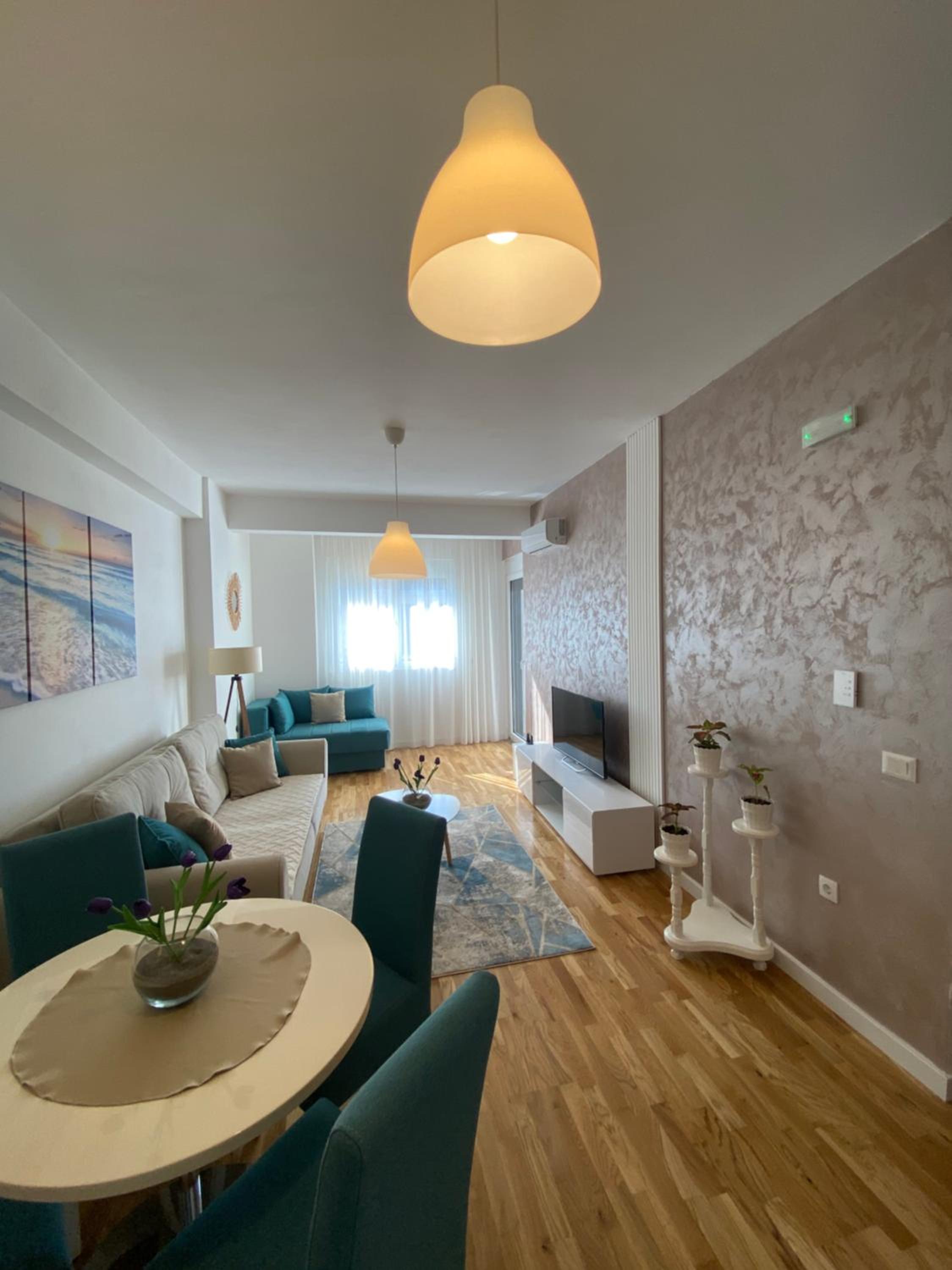 Crown Apartment