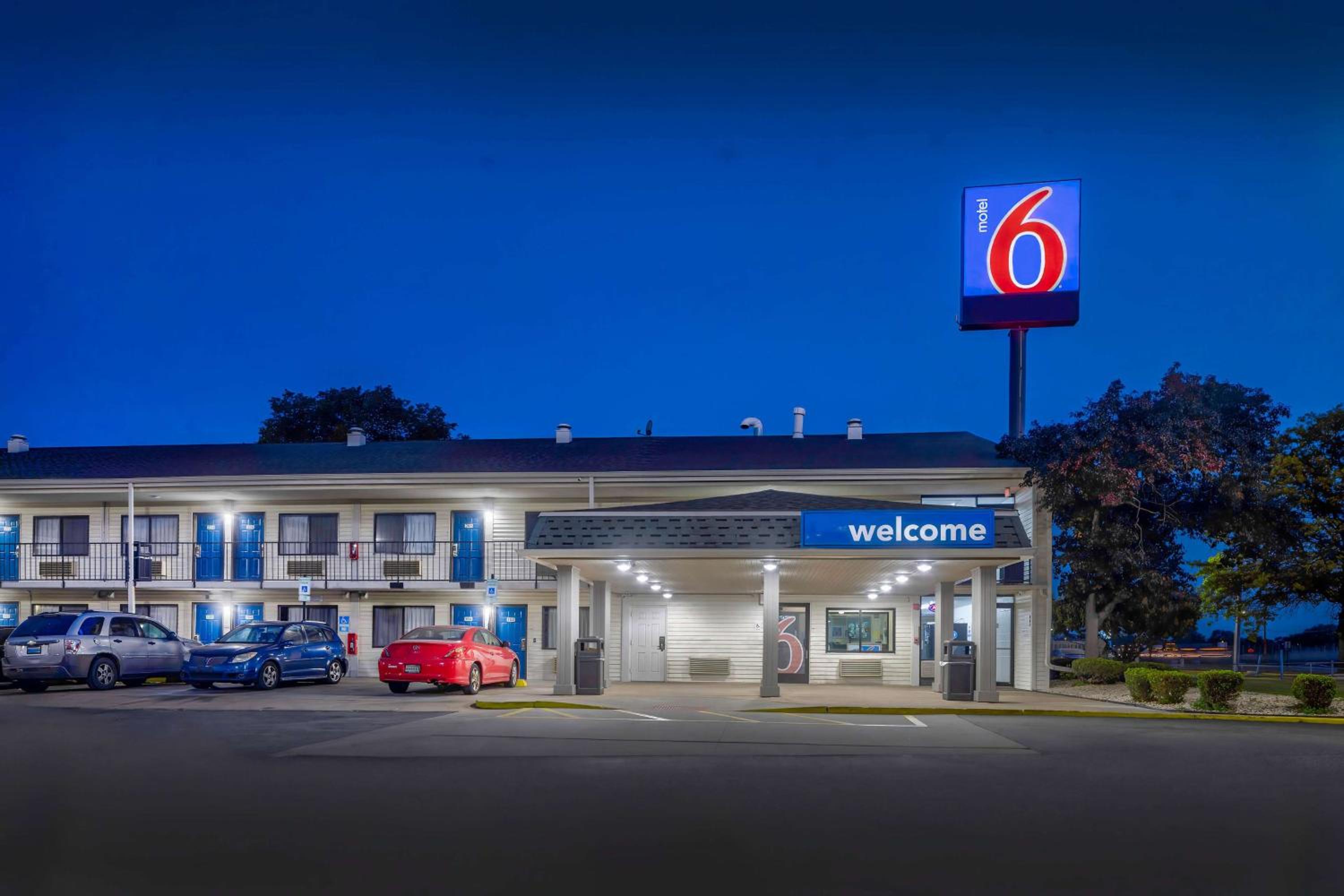 Hammond Vacations - Motel 6-Hammond, IN - Chicago Area - Property Image 25