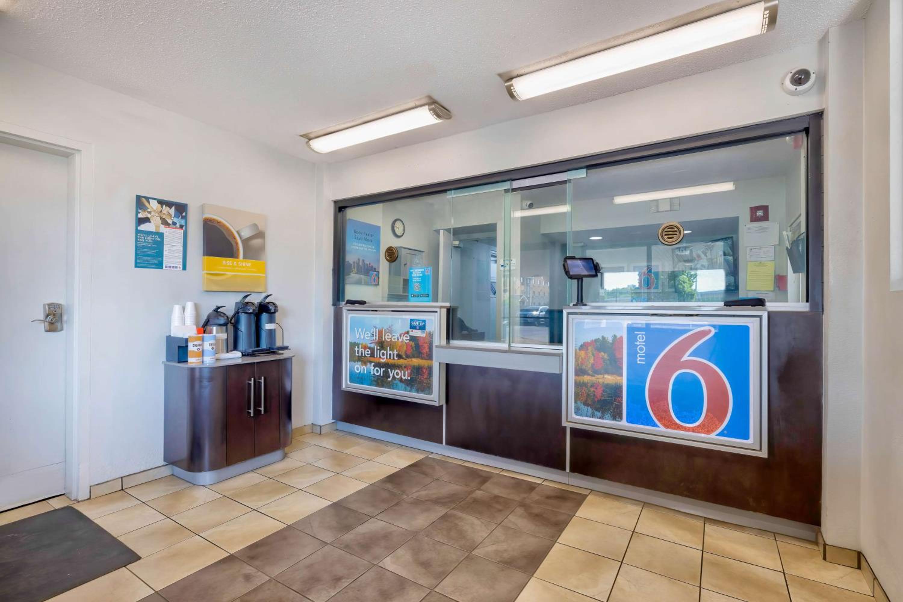 Hammond Vacations - Motel 6-Hammond, IN - Chicago Area - Property Image 23