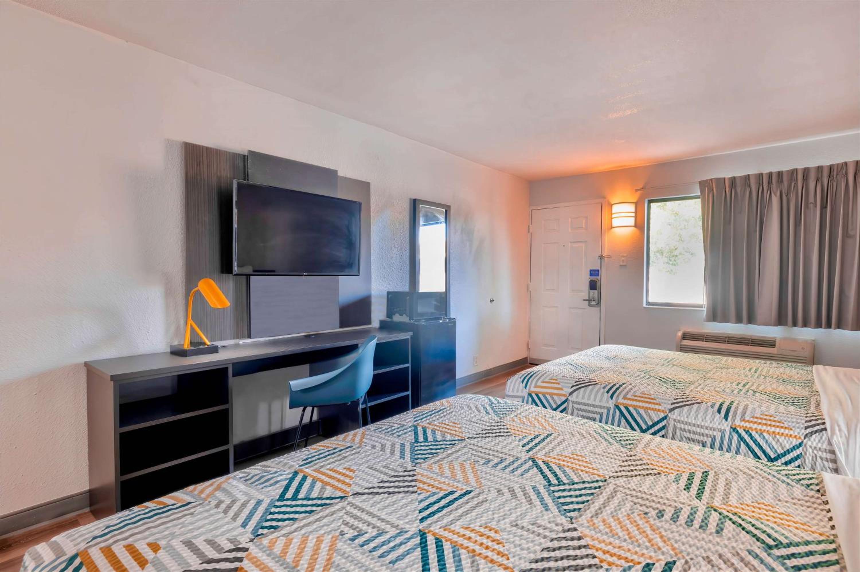 Hammond Vacations - Motel 6-Hammond, IN - Chicago Area - Property Image 16