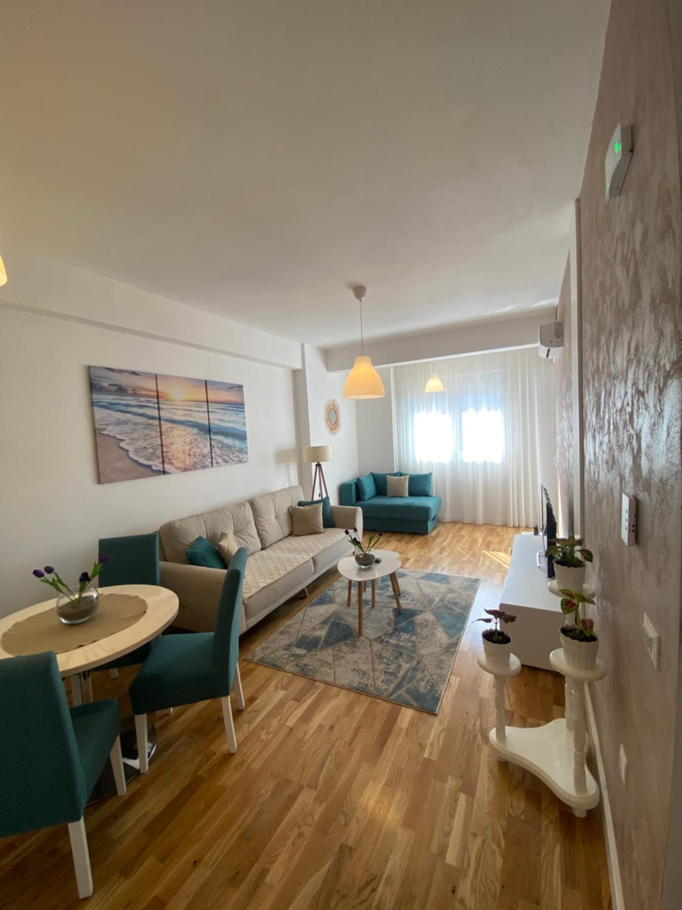 Crown Apartment