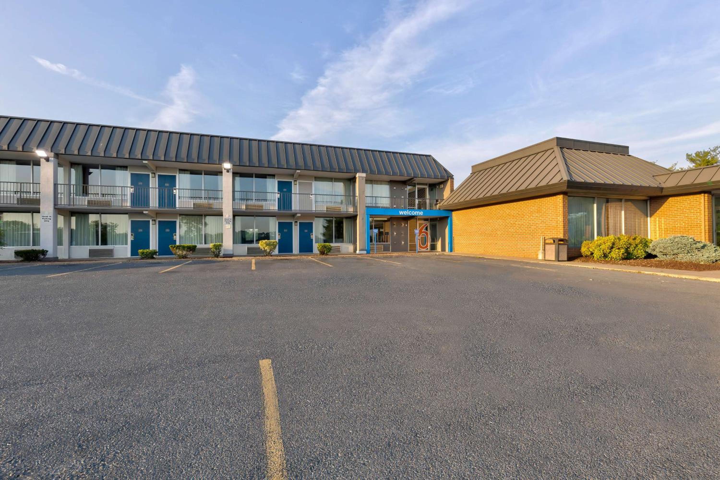 Hotel Motel 6-Mount Jackson, VA - Shenandoah - Image 1