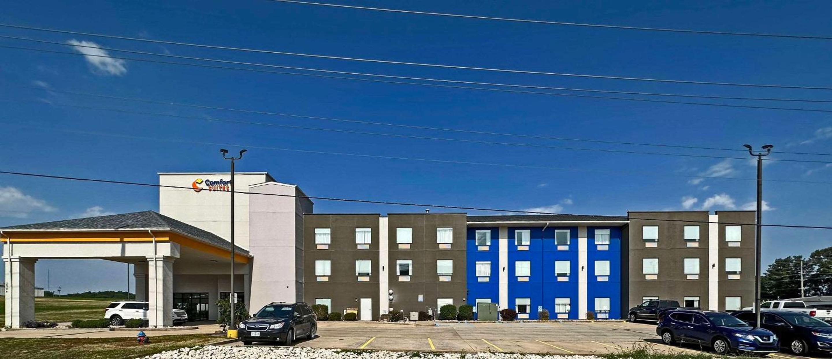 Jacksonville Vacations - Comfort Suites Jackson-Cape Girardeau - Property Image 2