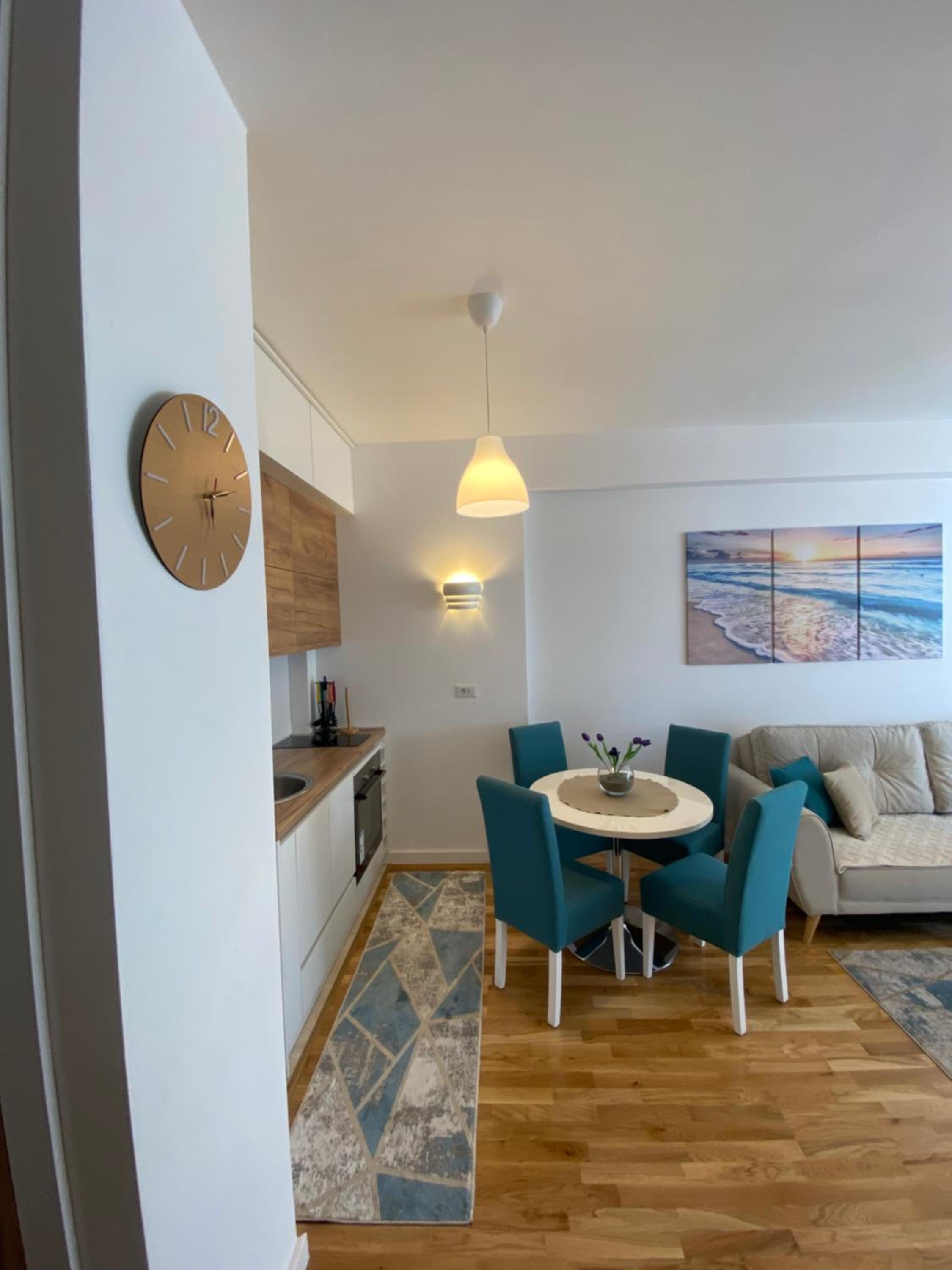 Crown Apartment