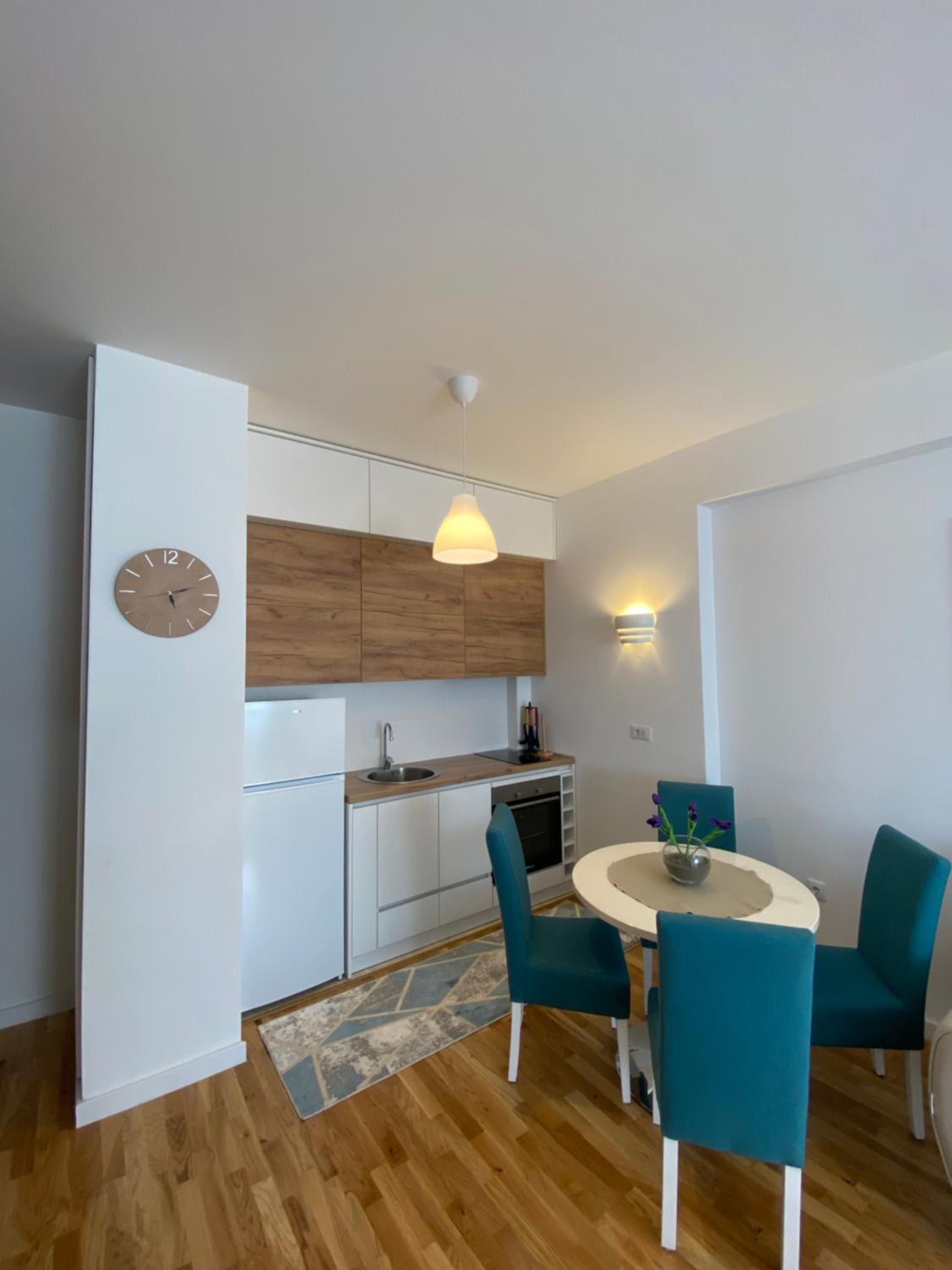 Crown Apartment