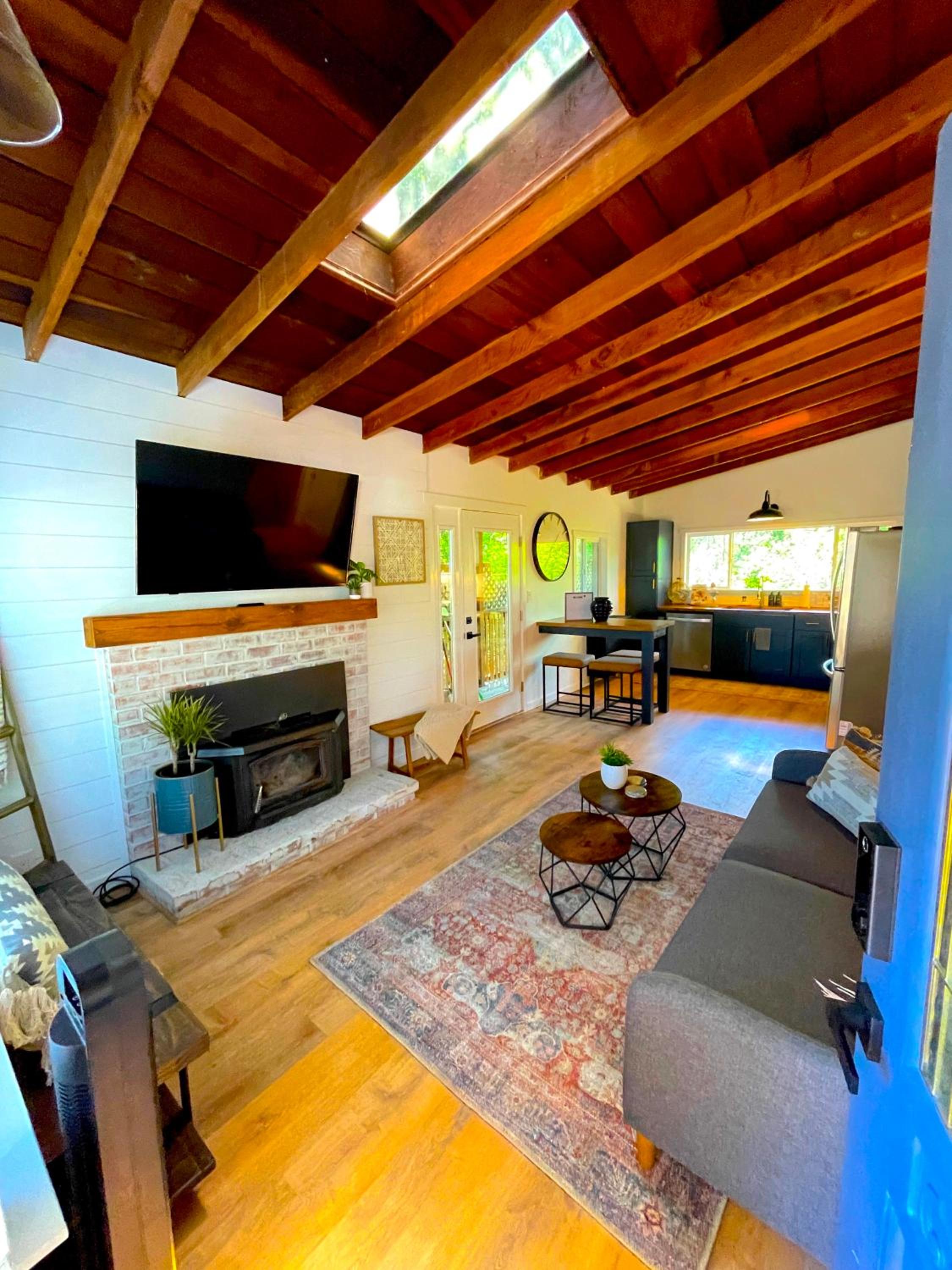Private Wine Country-River Bungalow! Sunny Treetop Views - Pets Stay Free view 2