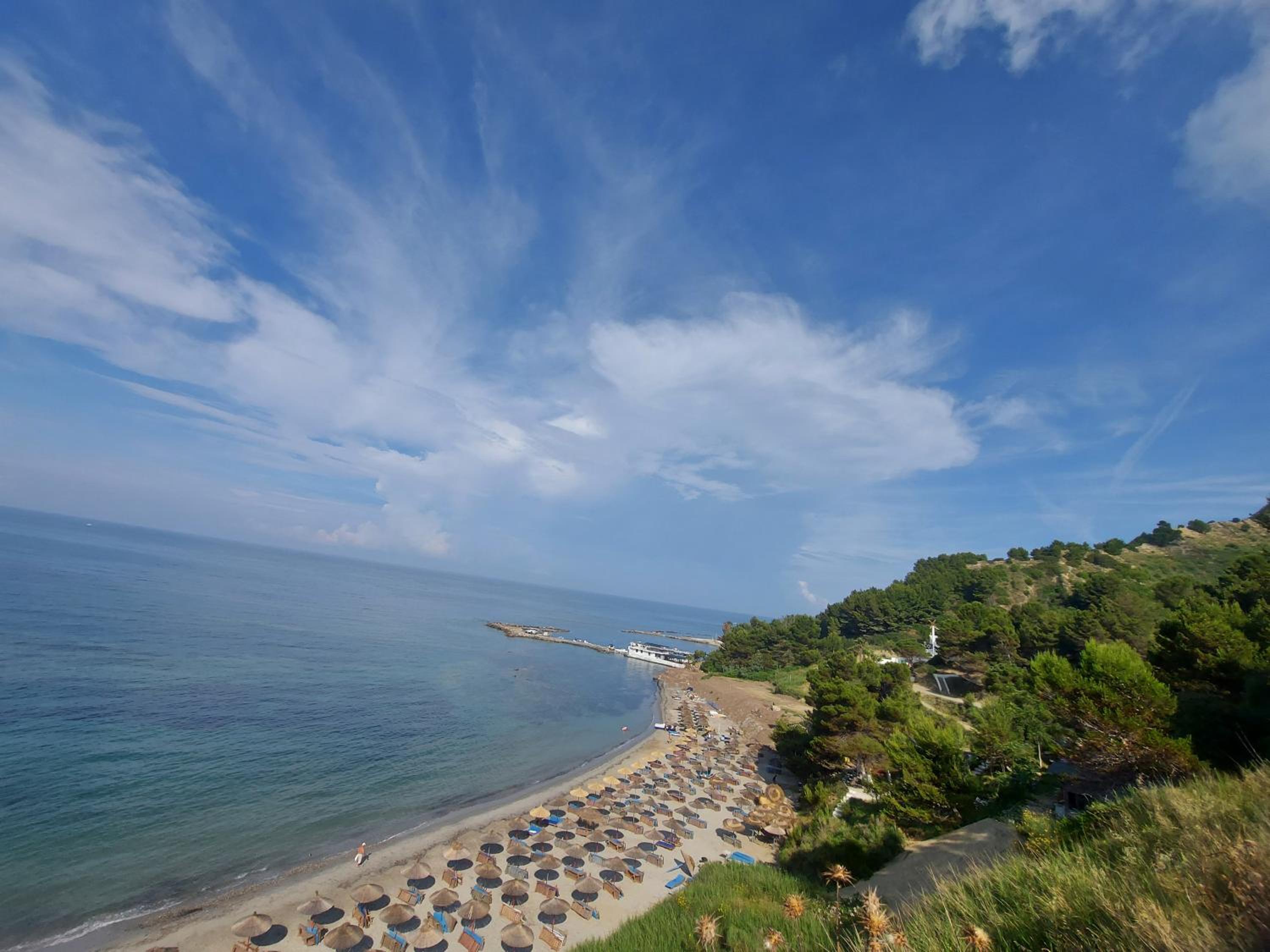 Bral Currila - Peaceful Beachfront Apartment