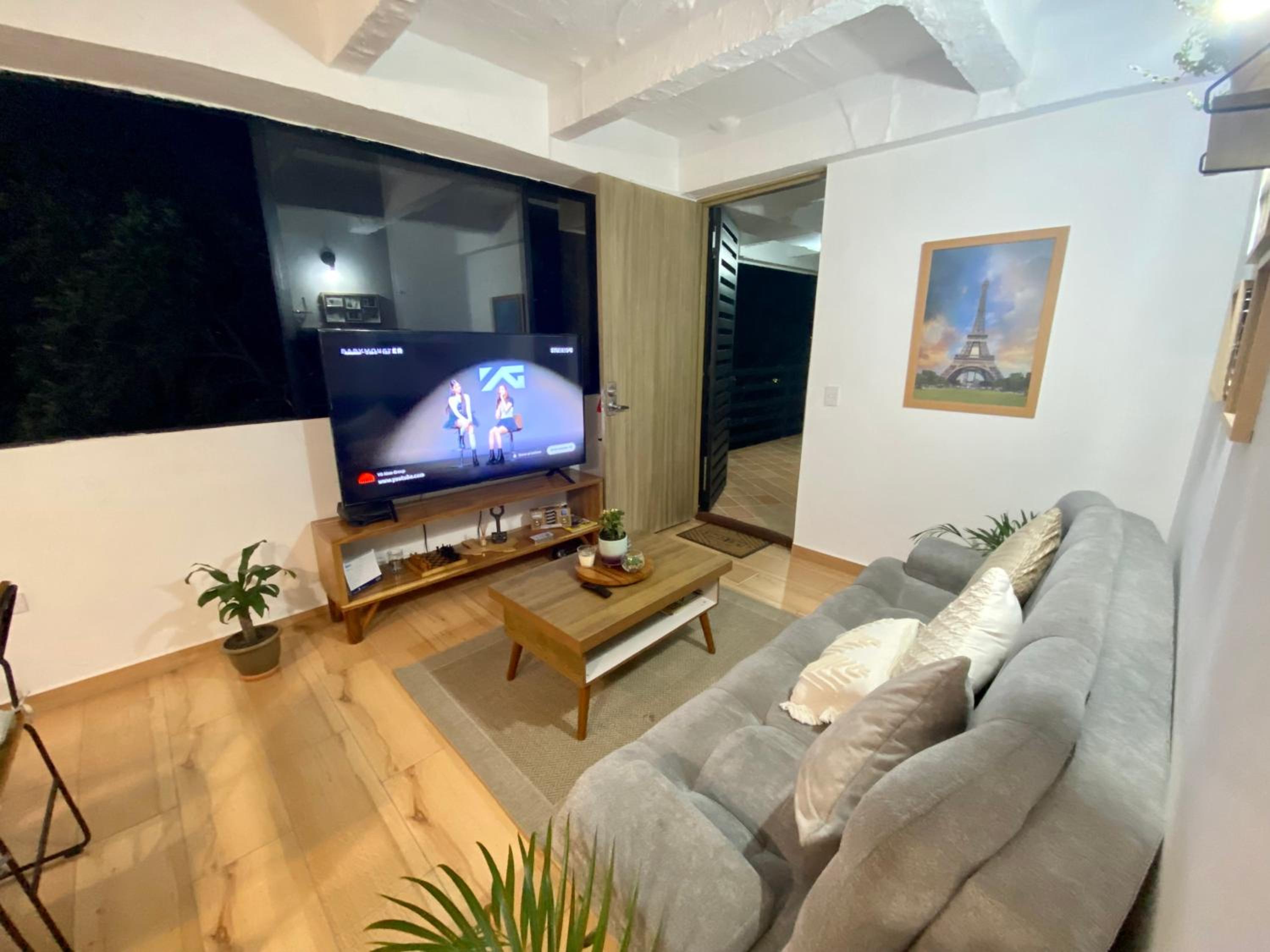 Cómodo apartamento súper central