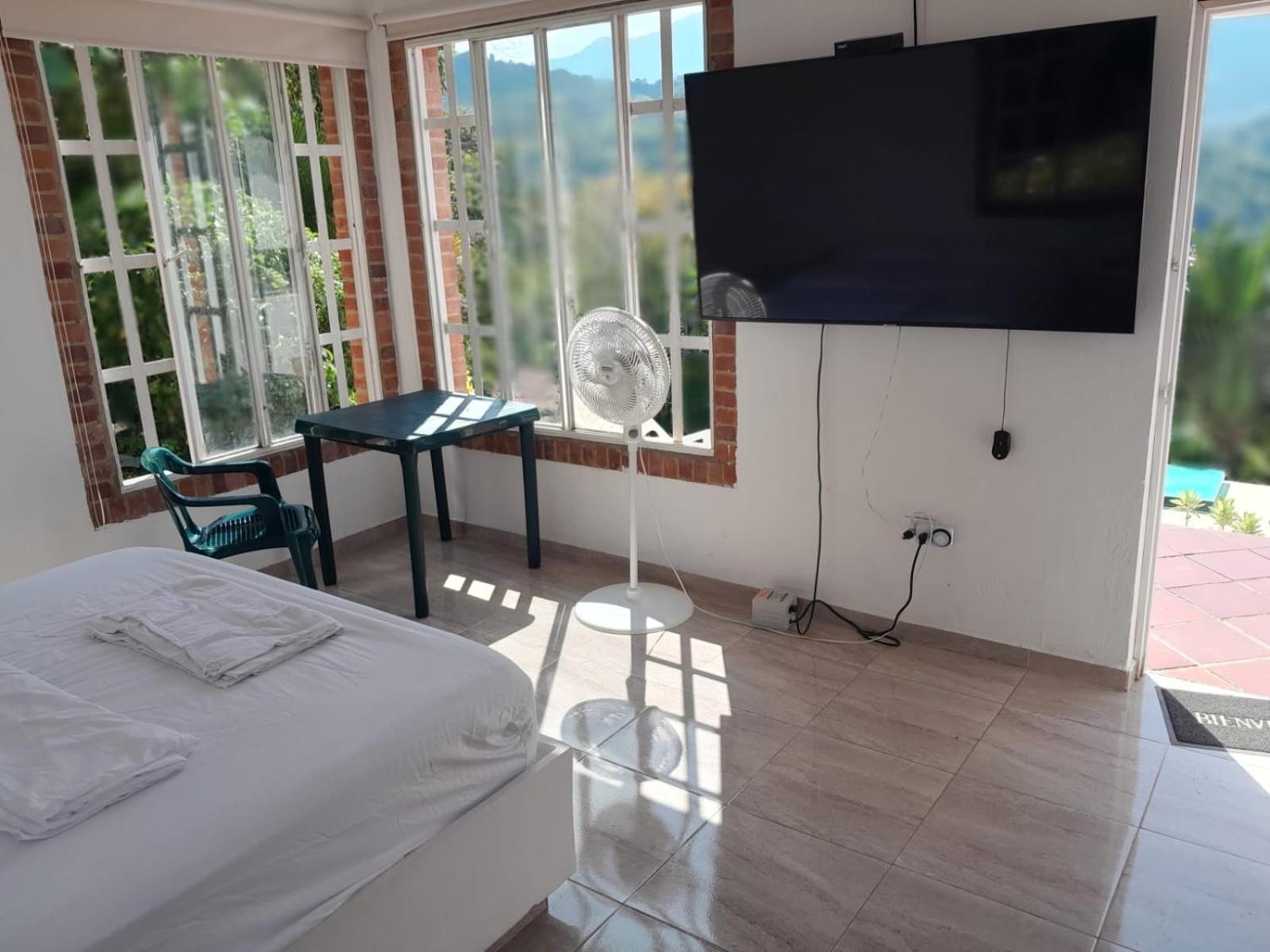 RICHYSTORE and Luna Nueva Summer House