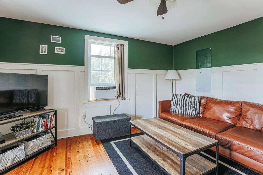 Mountain View Farmhouse in Luray, Family Friendly view 2