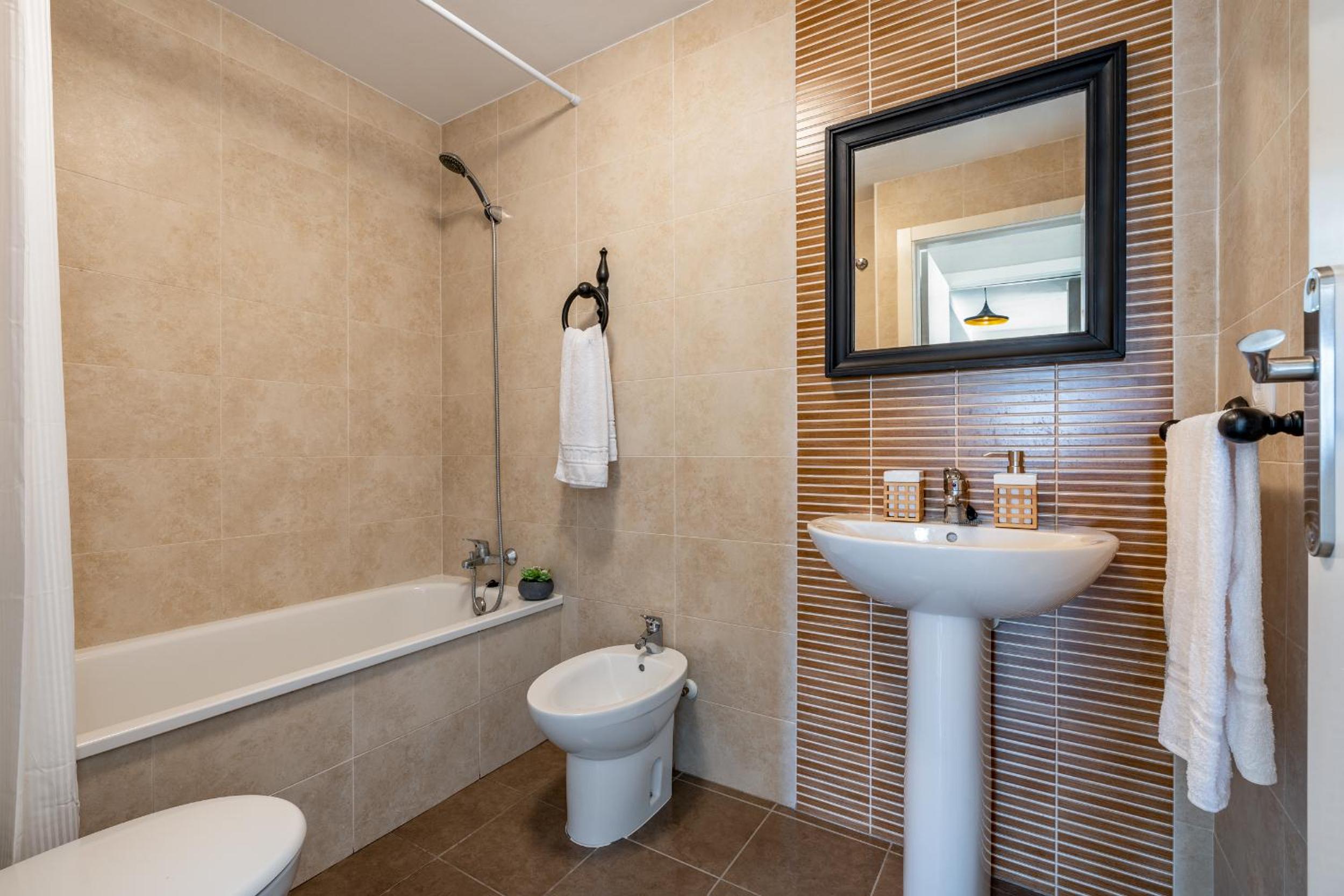 Bonito apartamento en la playa con piscina y parking photo 5