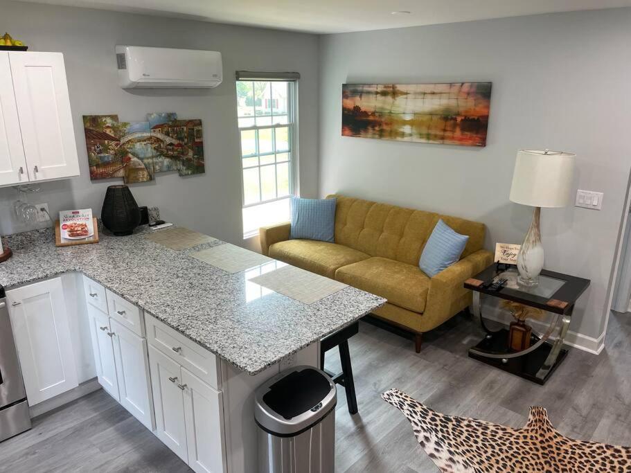 Beautiful guest suite/apartment for rent view 2
