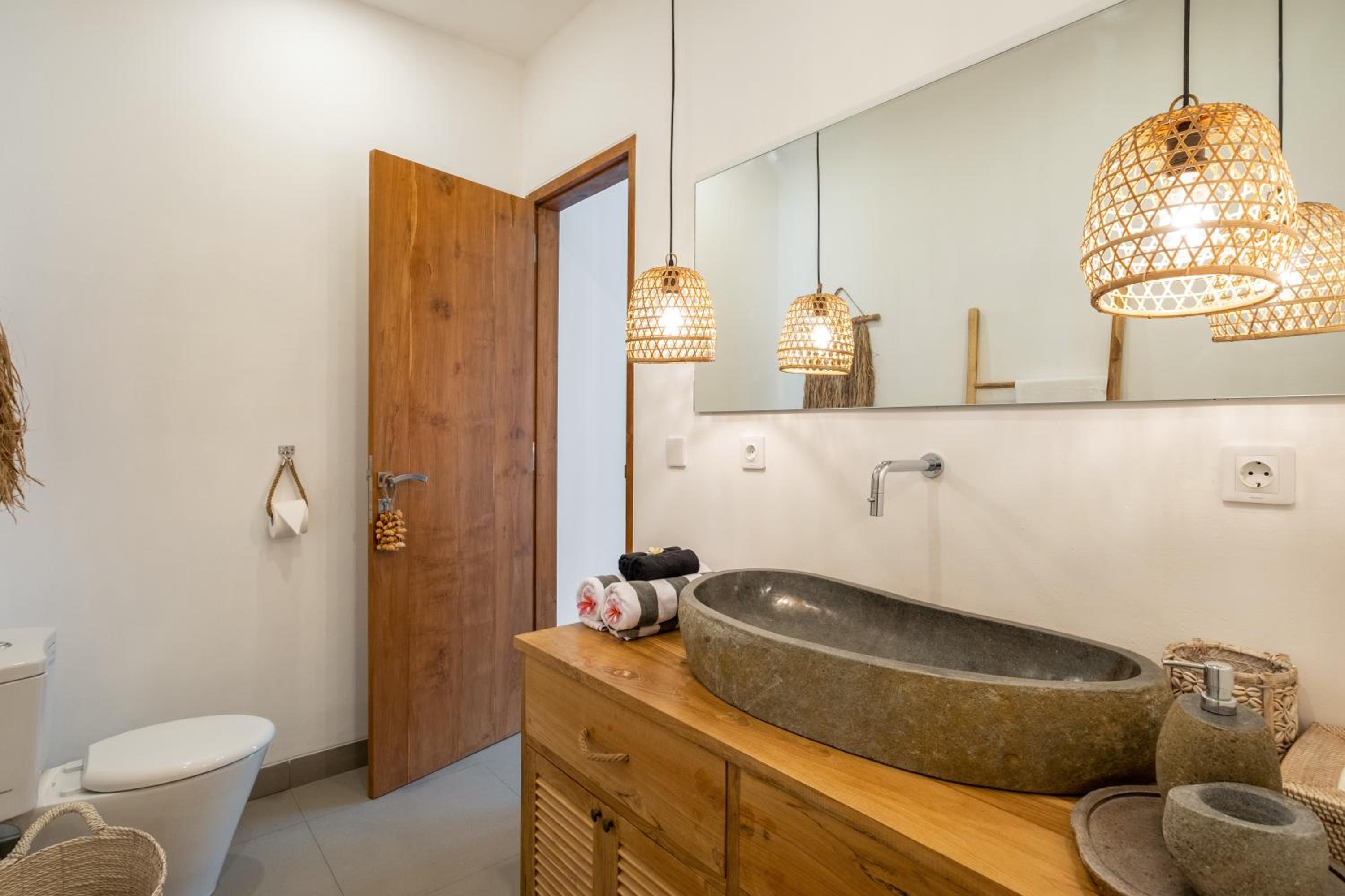 Lovely 3 Bedroom Villa Kembali