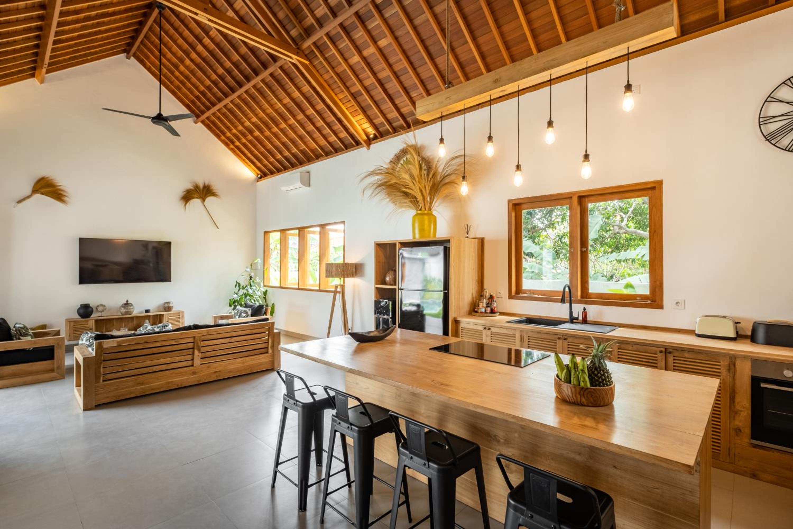Lovely 3 Bedroom Villa Kembali