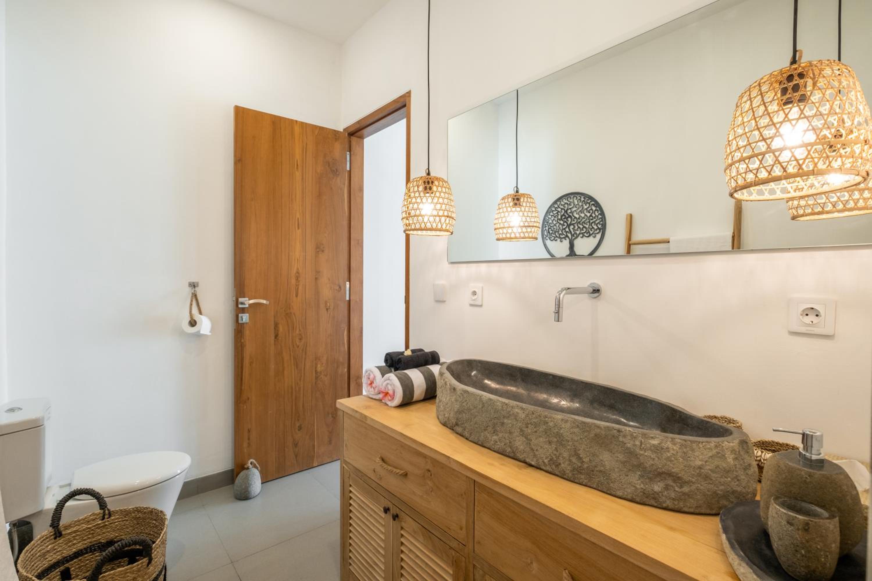 Lovely 3 Bedroom Villa Kembali