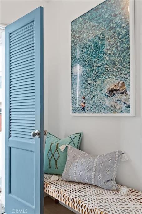 Amazing location! Luxurious beach cottage.Ocean views view 5
