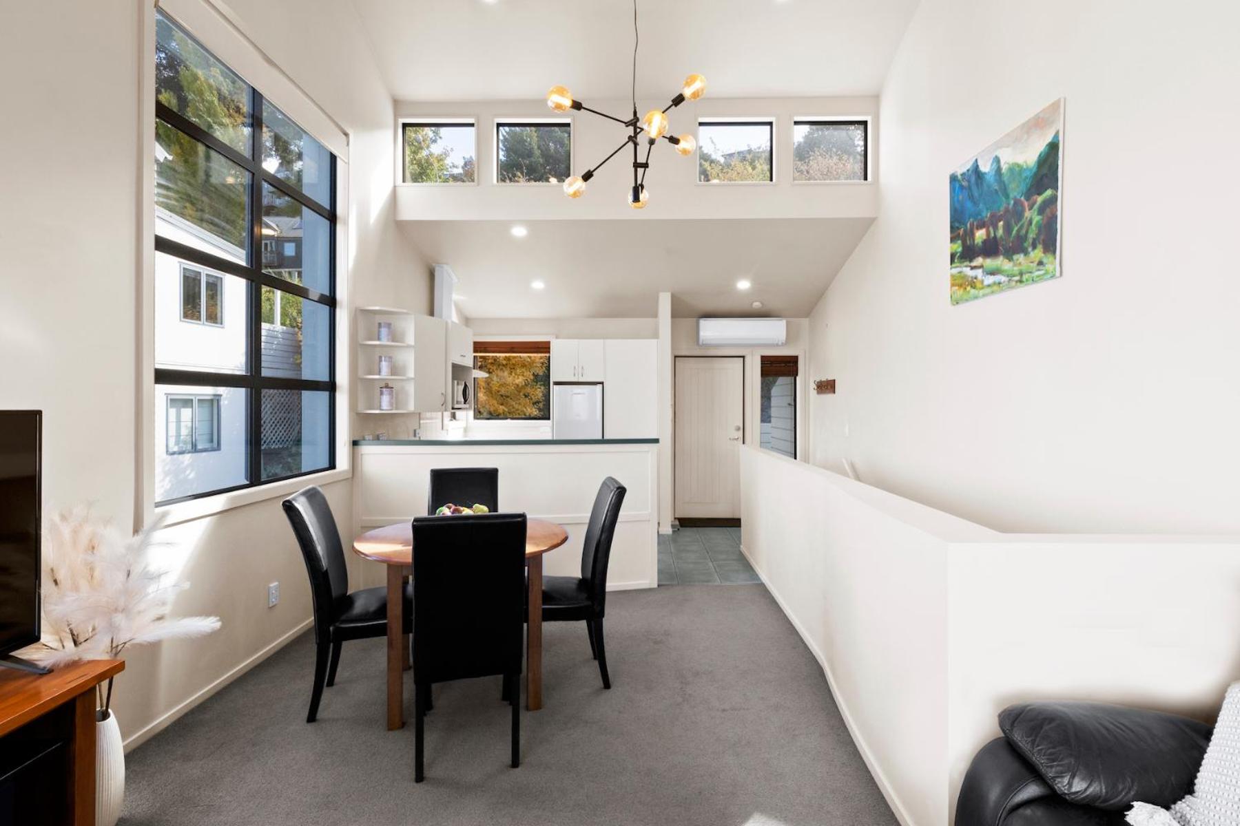 Scenic and Relaxing Lakefront Apartment