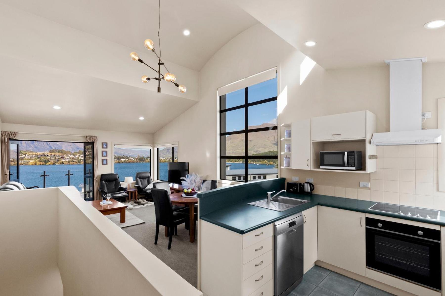 Scenic and Relaxing Lakefront Apartment