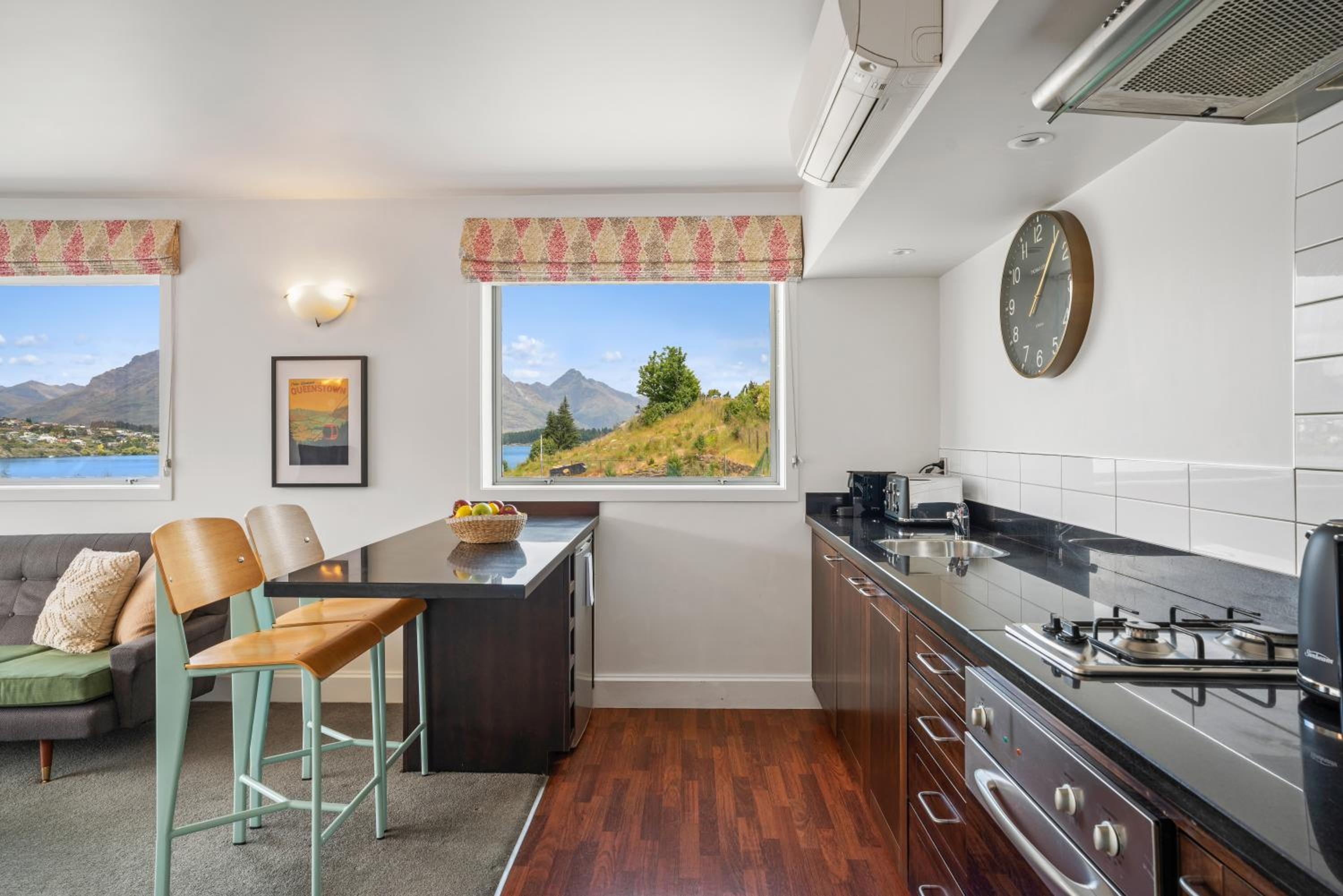 Lakeside Living - 1 Bedroom Alpine Apartment 1 view 3