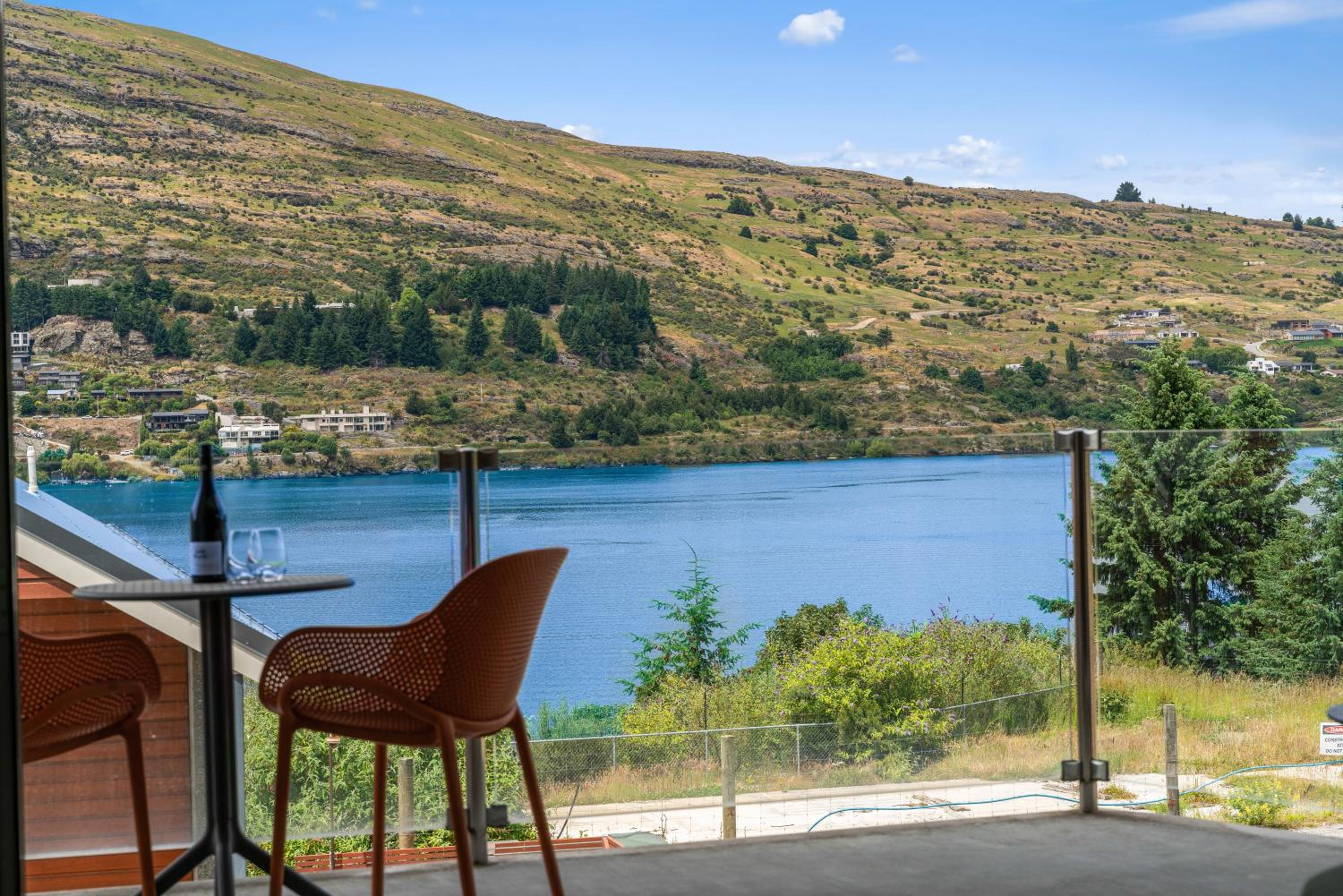 Lakeside Living - 1 Bedroom Alpine Apartment 1 view 2