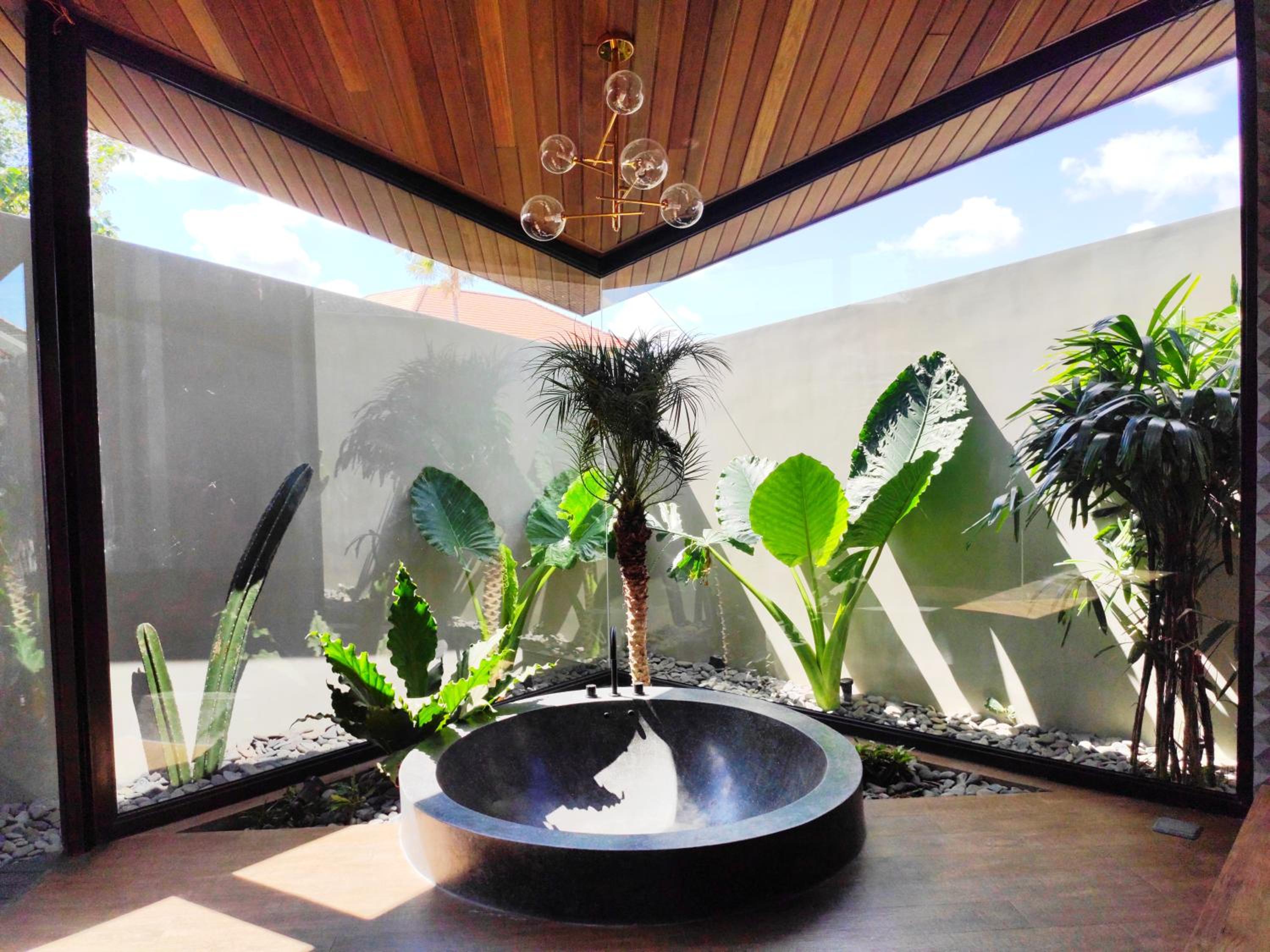 Villa FEH Bali by House of Winds - Neo Tropical Eden near Canggu