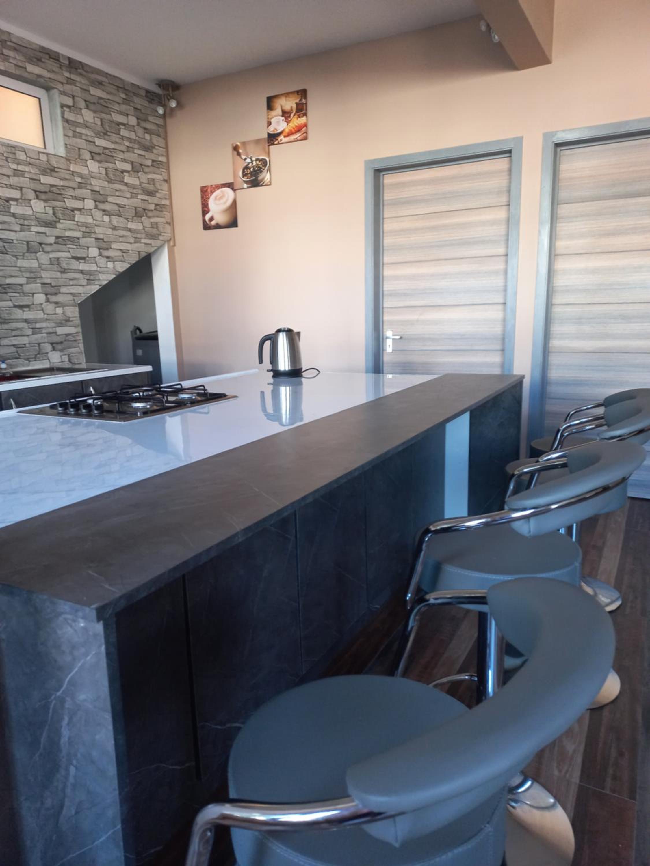 En-suite Rooms in shared appartment photo 3