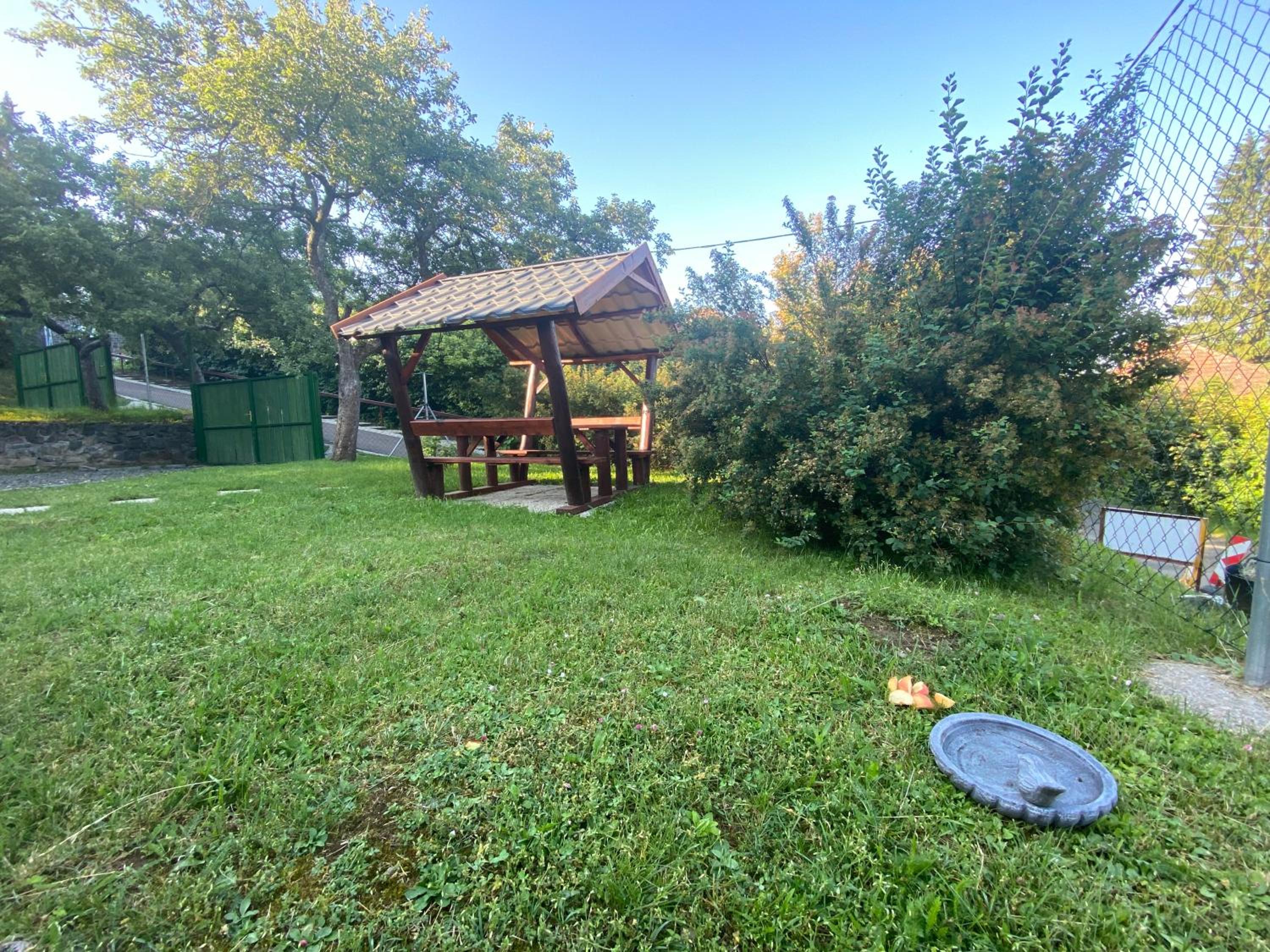 Lilakő Apartman