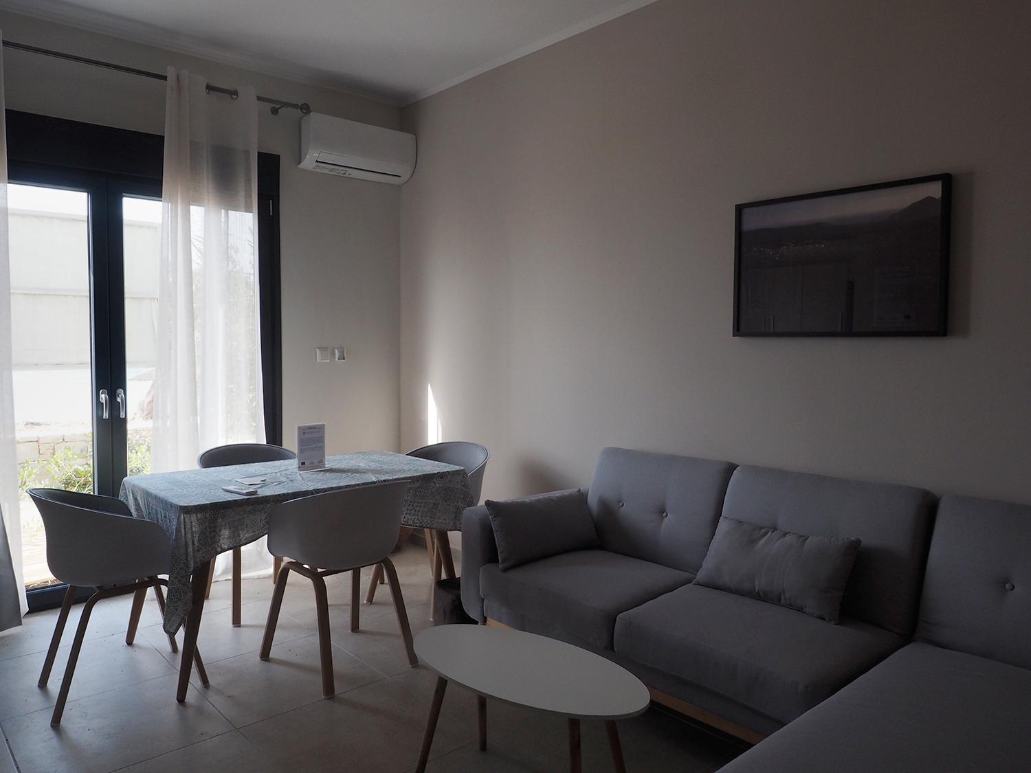 Melissinos Beachfront Apartments