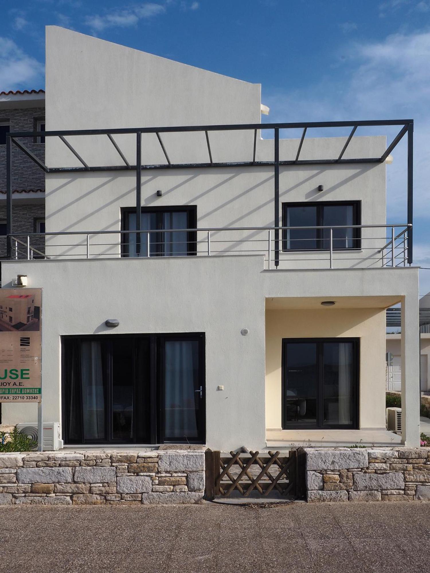 Melissinos Beachfront Apartments