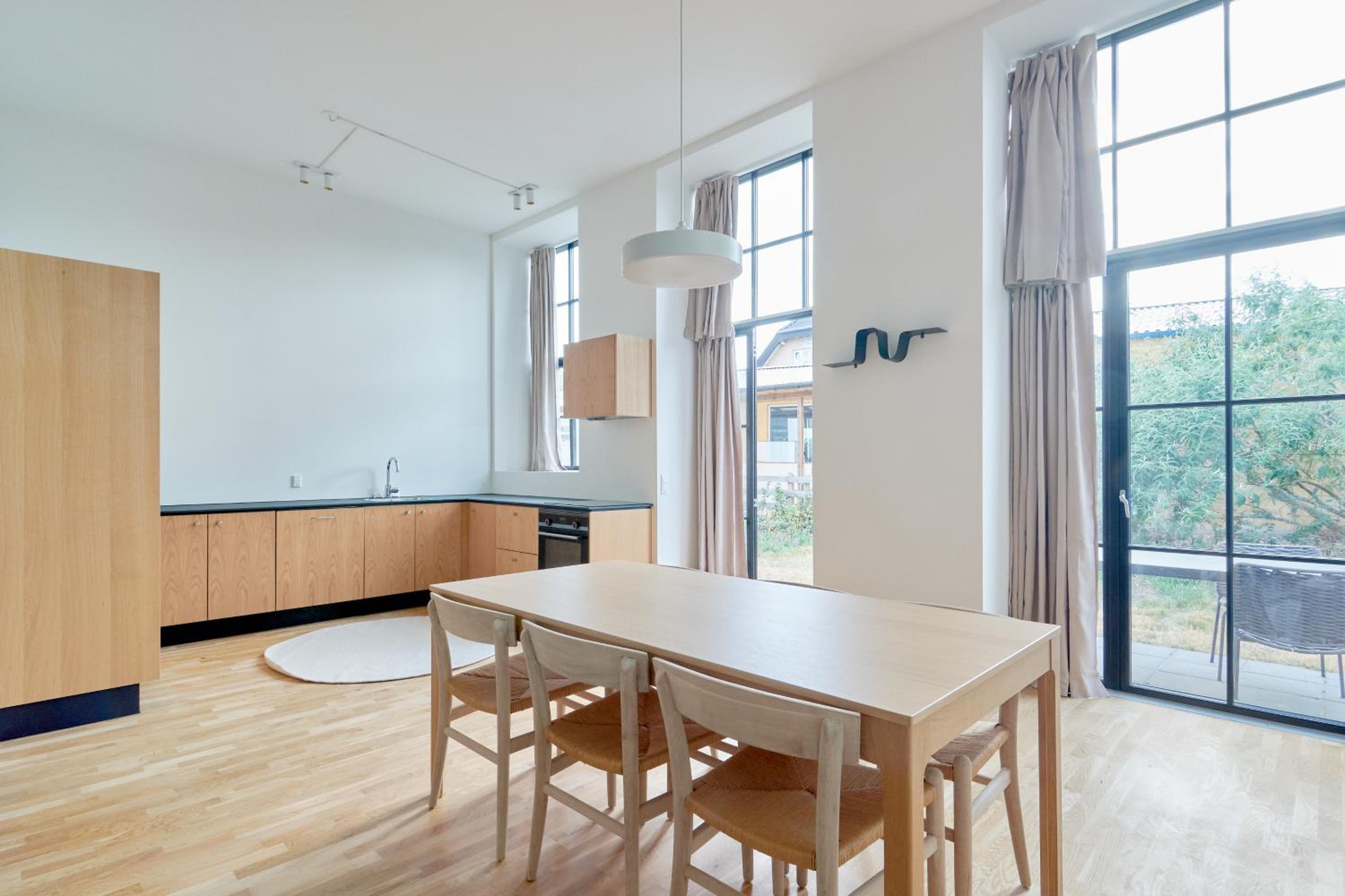 Cozy and Bright Apartments with Private Car Park