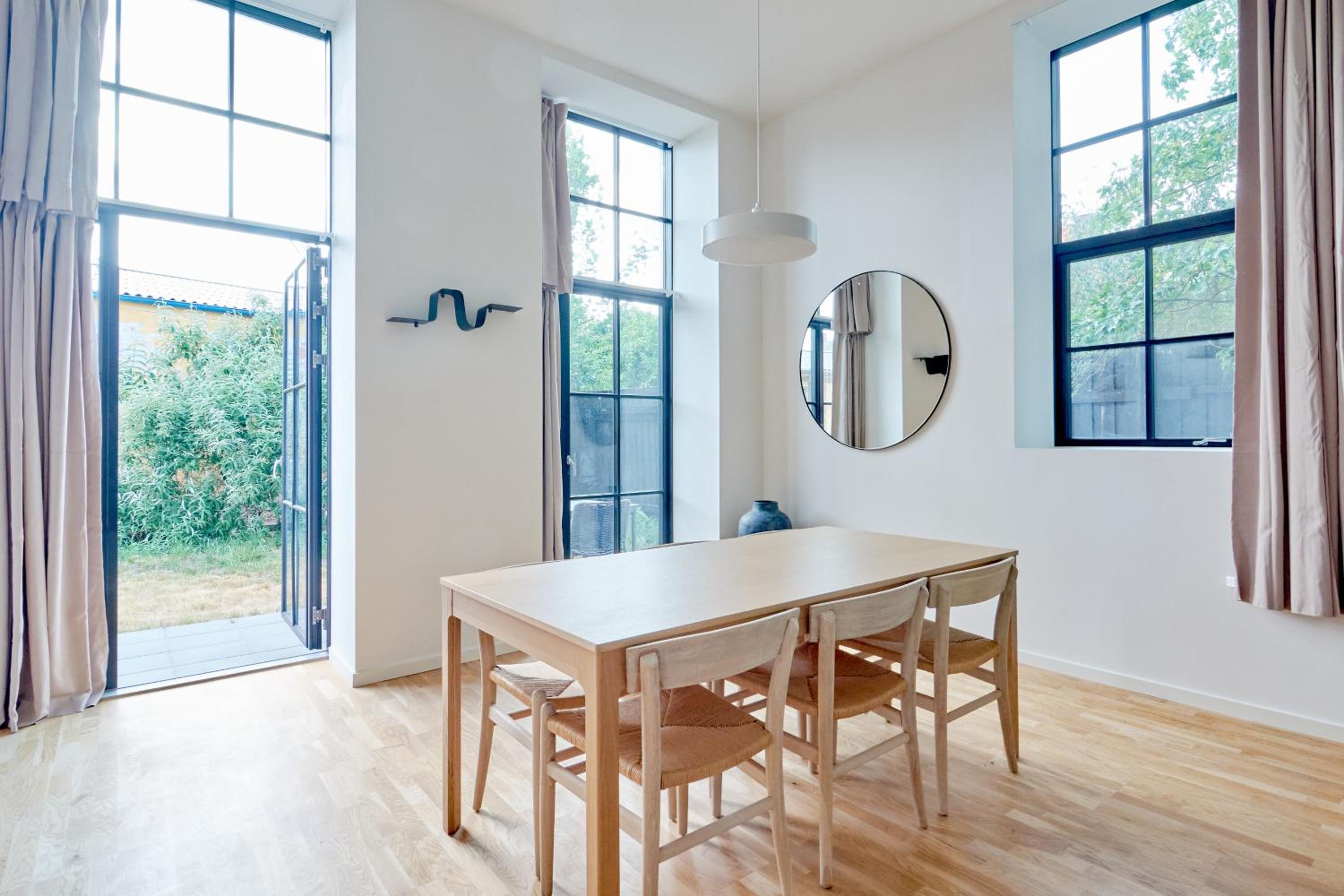 Cozy and Bright Apartments with Private Car Park