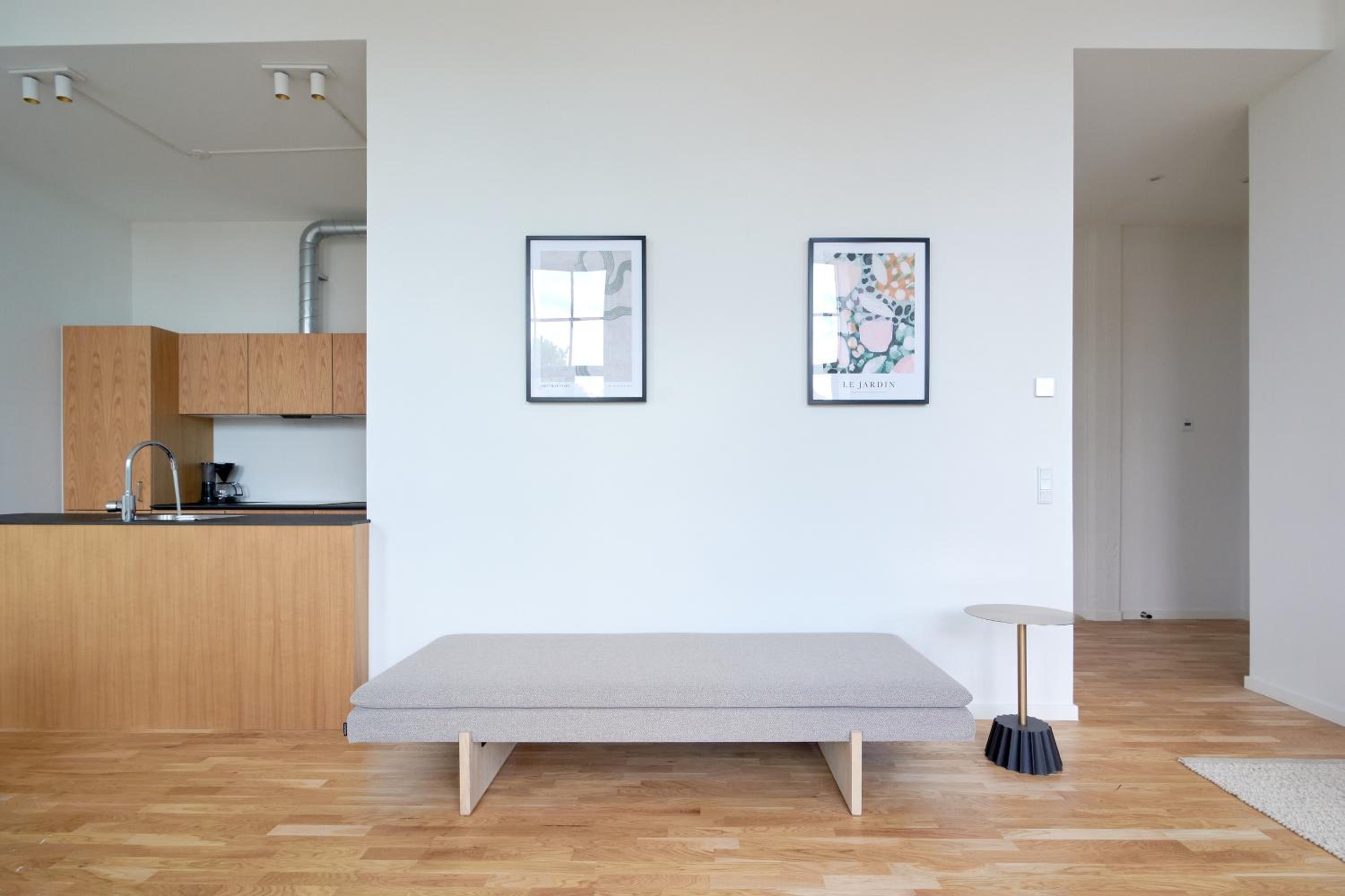 Cozy and Bright Apartments with Private Car Park