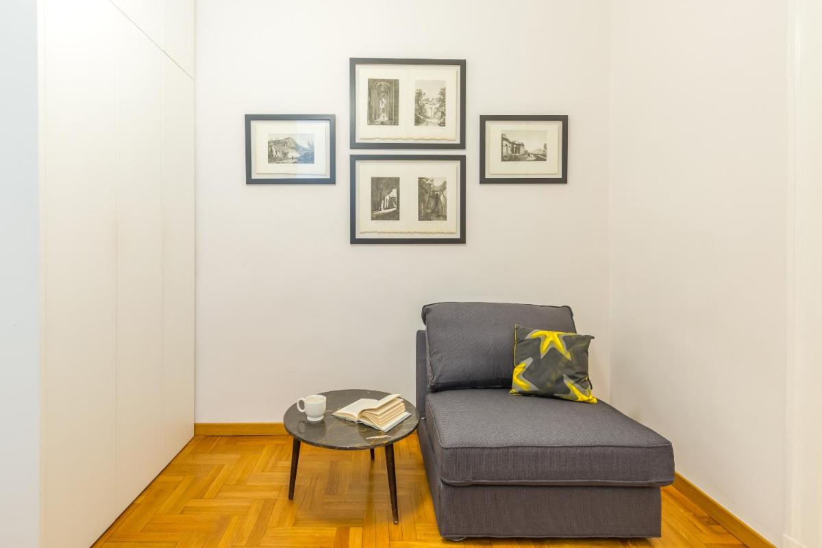 Chiatamone Design Apartment by Wonderful Italy