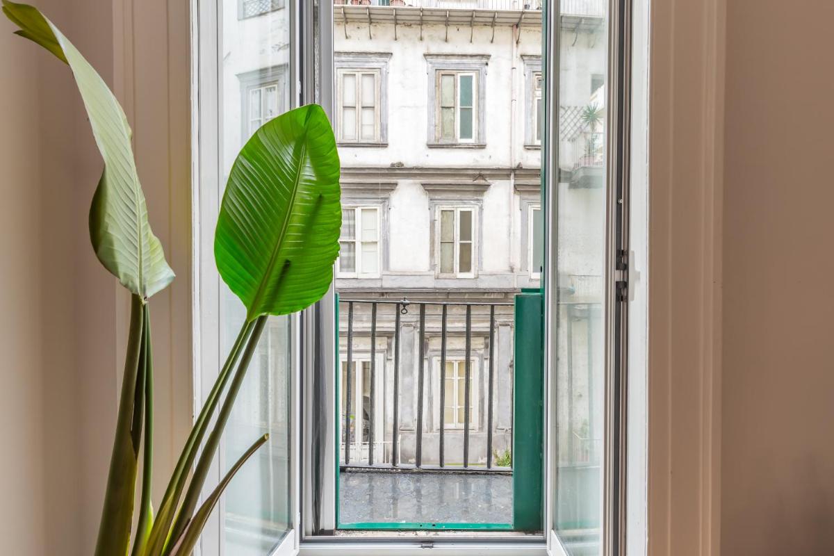 Chiatamone Design Apartment by Wonderful Italy