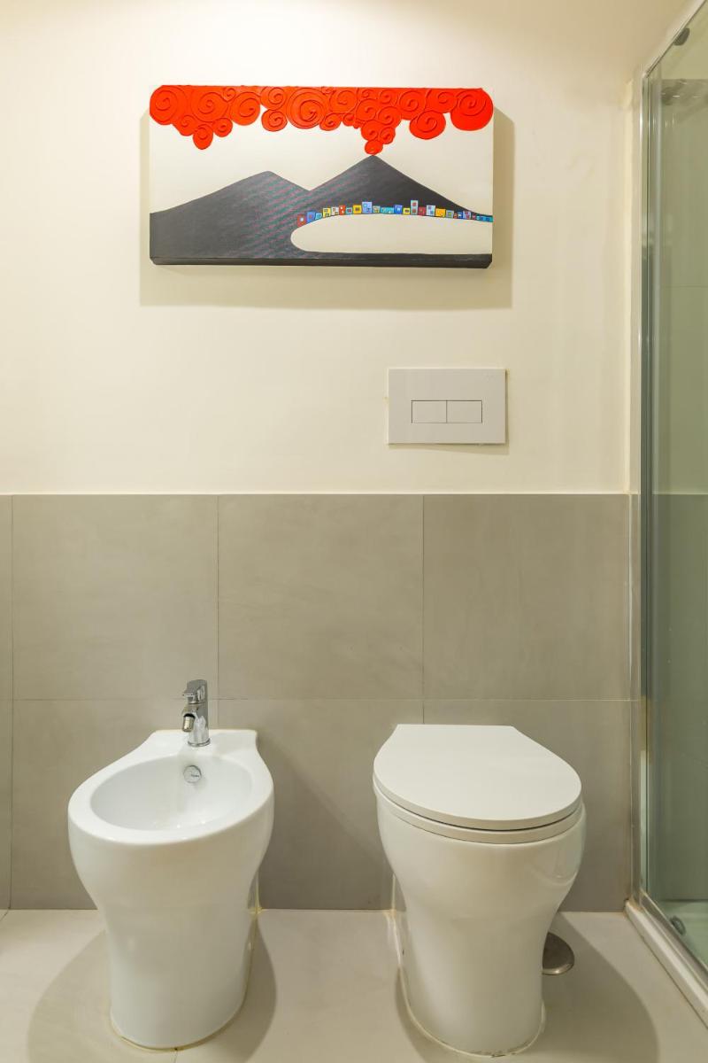 Chiatamone Design Apartment by Wonderful Italy